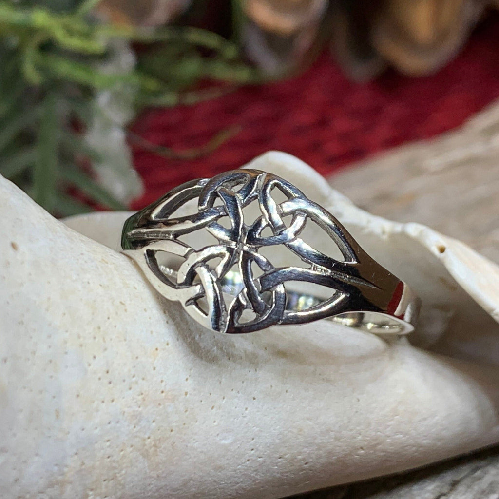 Eiyen Celtic Knot Ring
