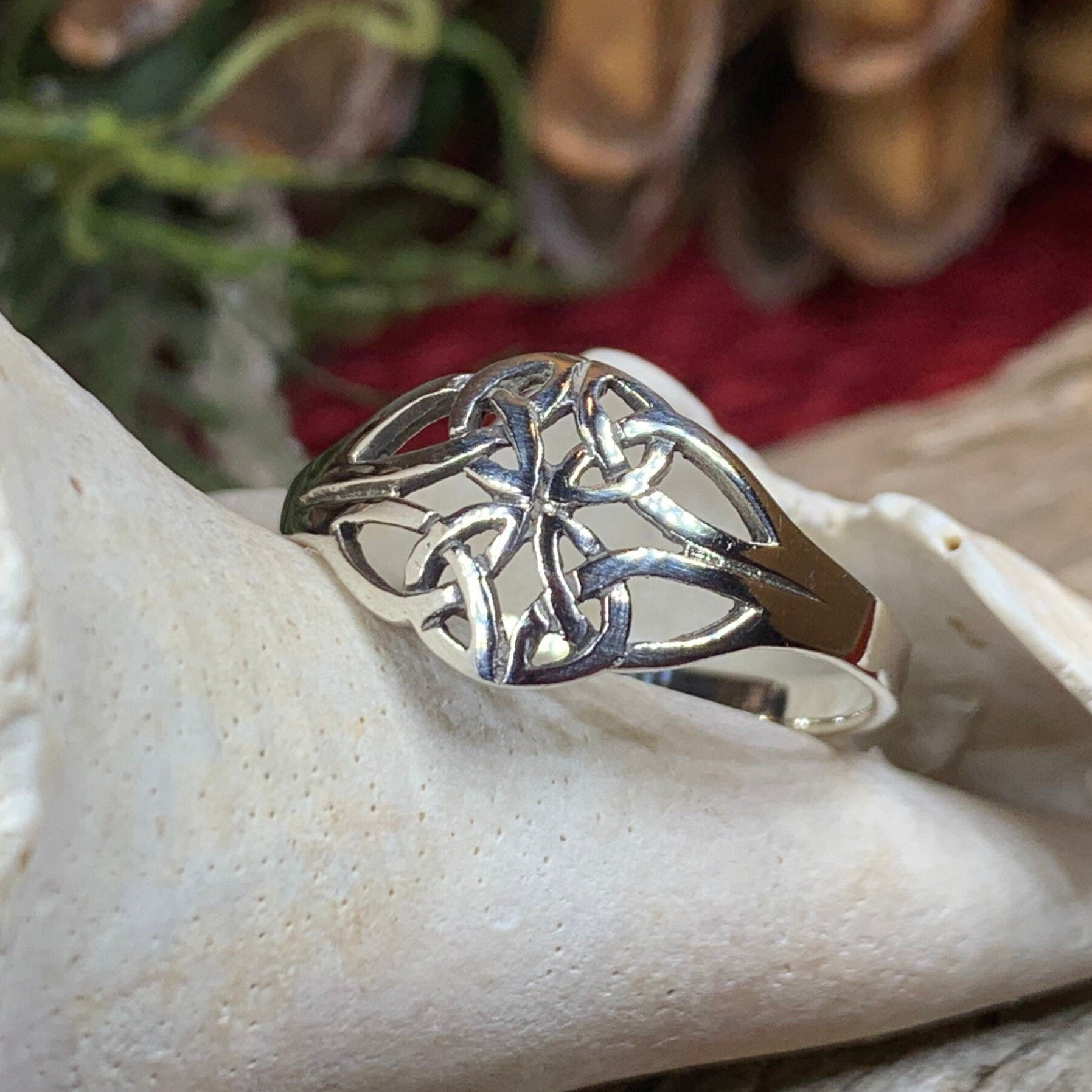 Eiyen Celtic Knot Ring