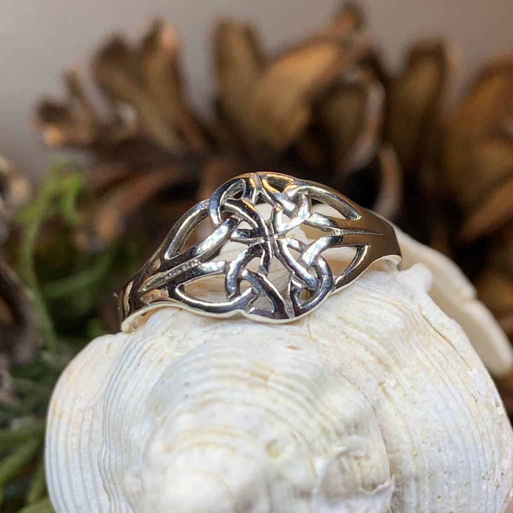 Eiyen Celtic Knot Ring