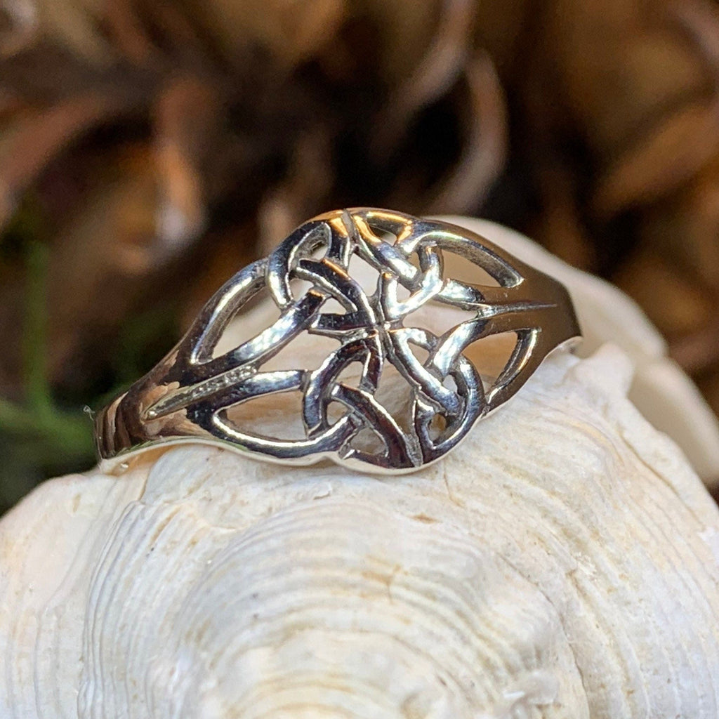 Eiyen Celtic Knot Ring