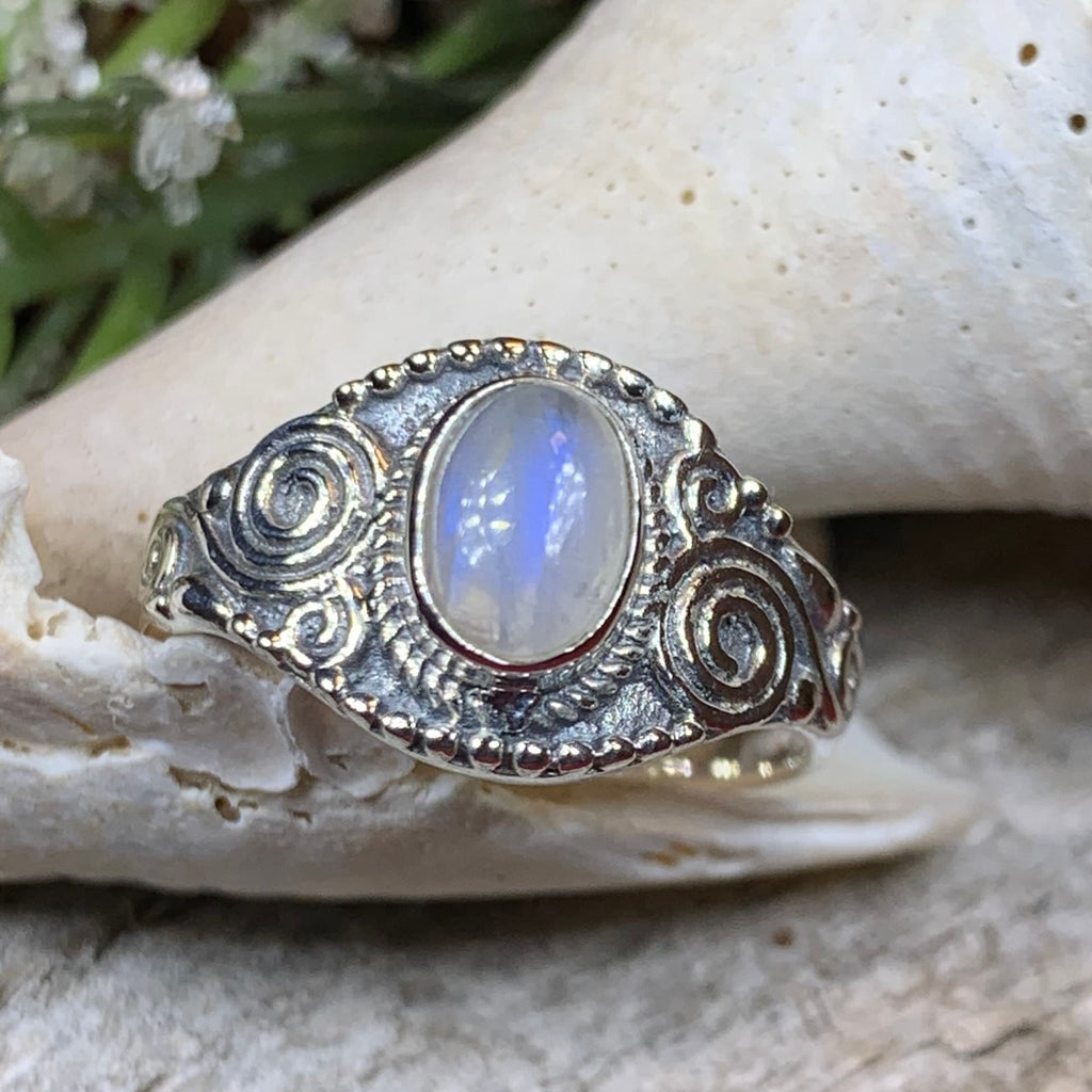 Dynaria Celtic Spiral Ring