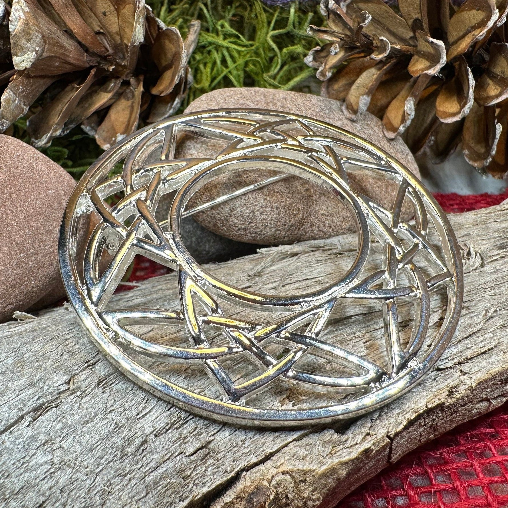 Lochdaw Celtic Knot Brooch