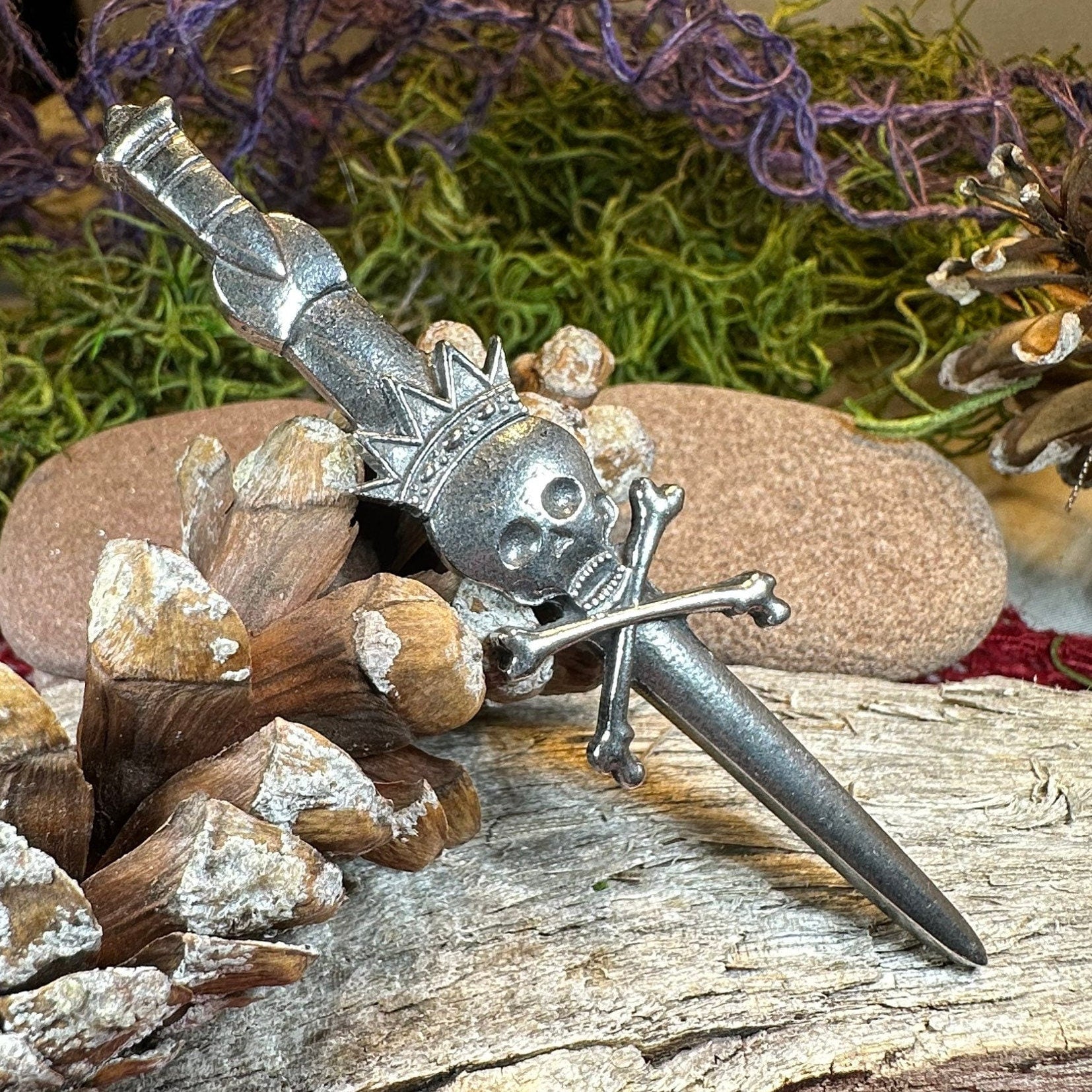 Scottish Skull Kilt Pin