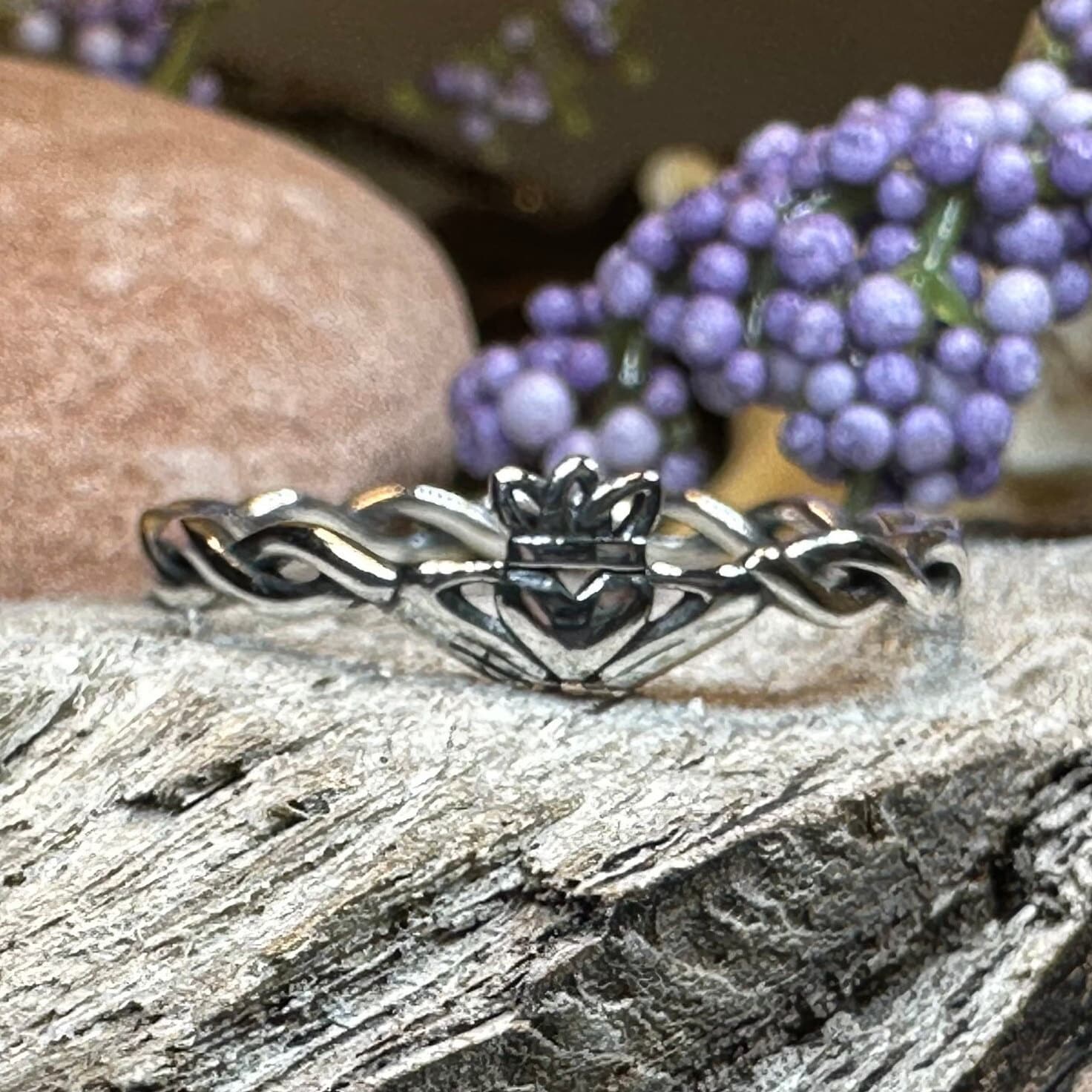 Dainty Claddagh Ring