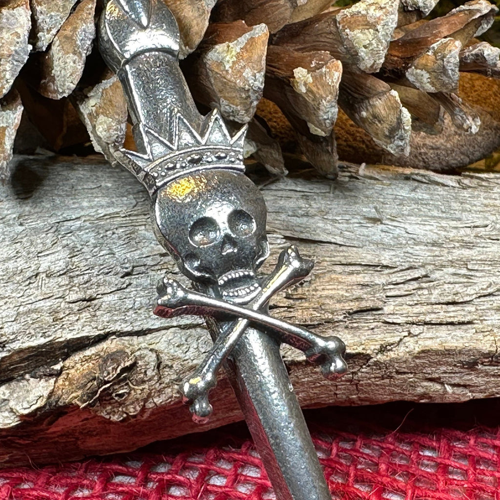 Scottish Skull Kilt Pin