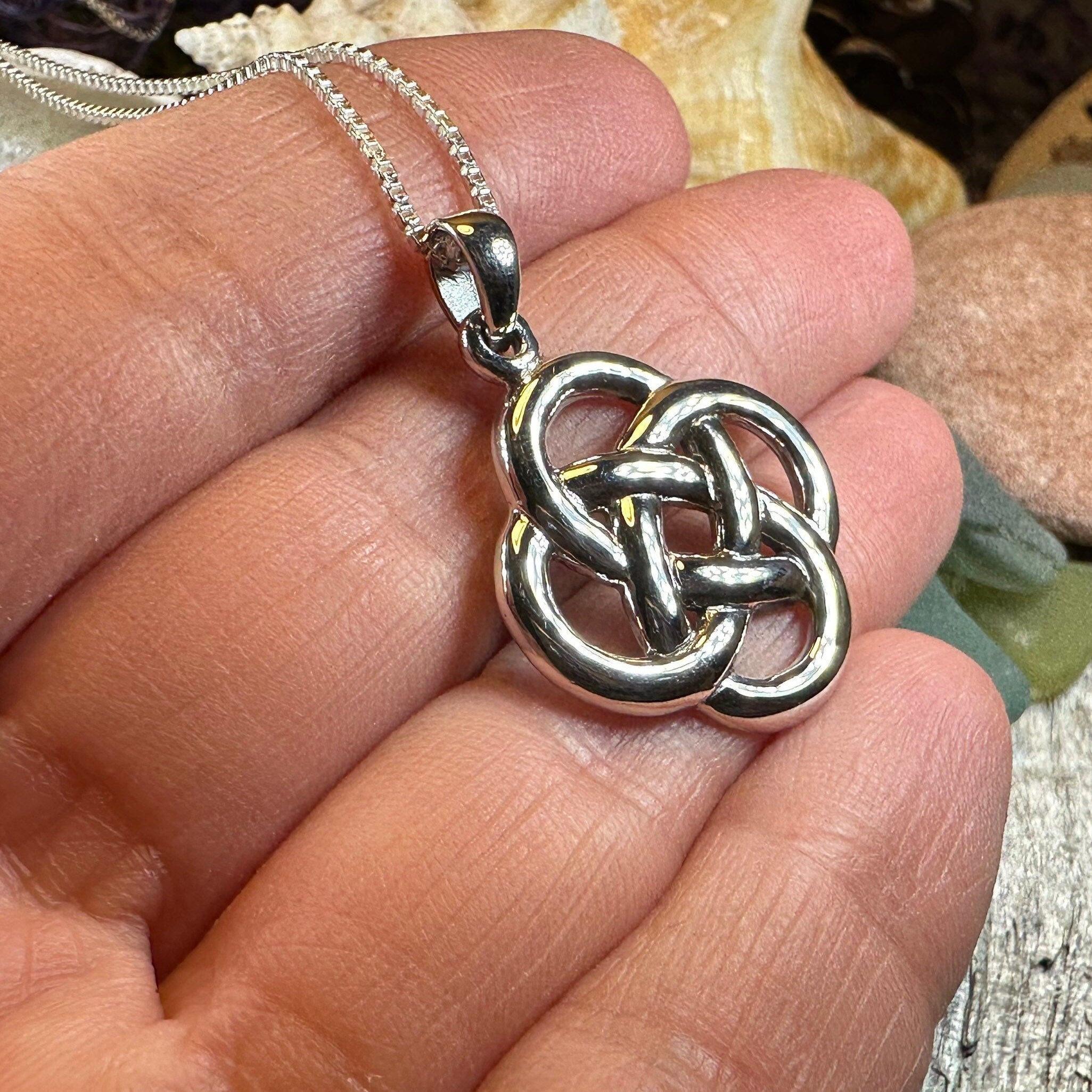 Large Dara Knot Necklace