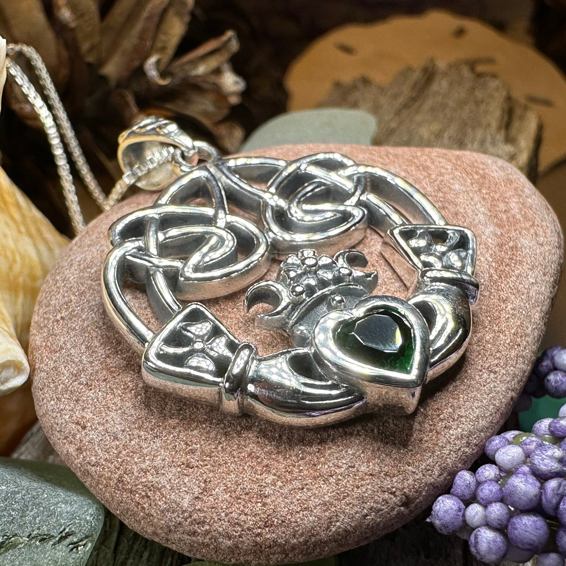 Irish Belle Claddagh Necklace