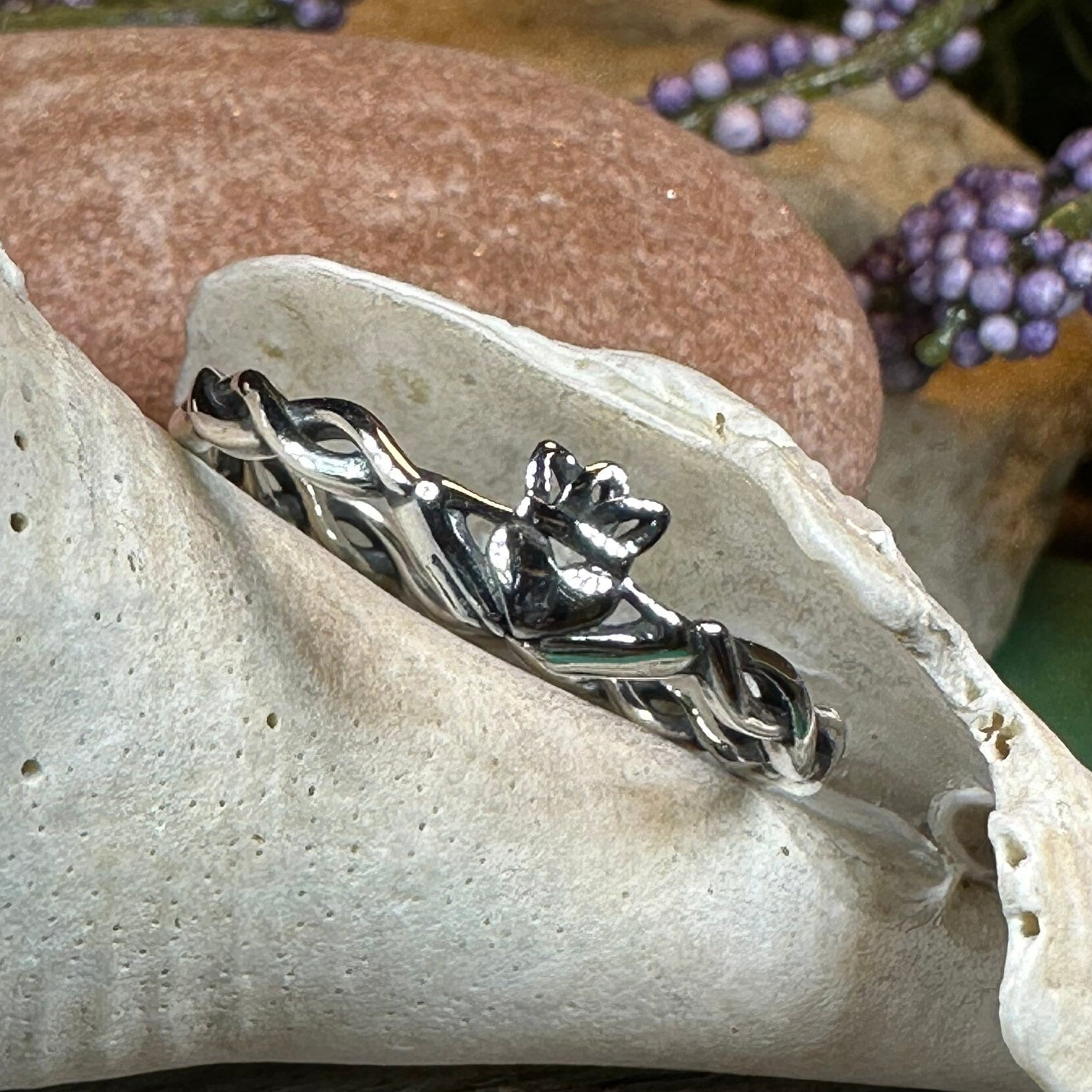 Dainty Claddagh Ring