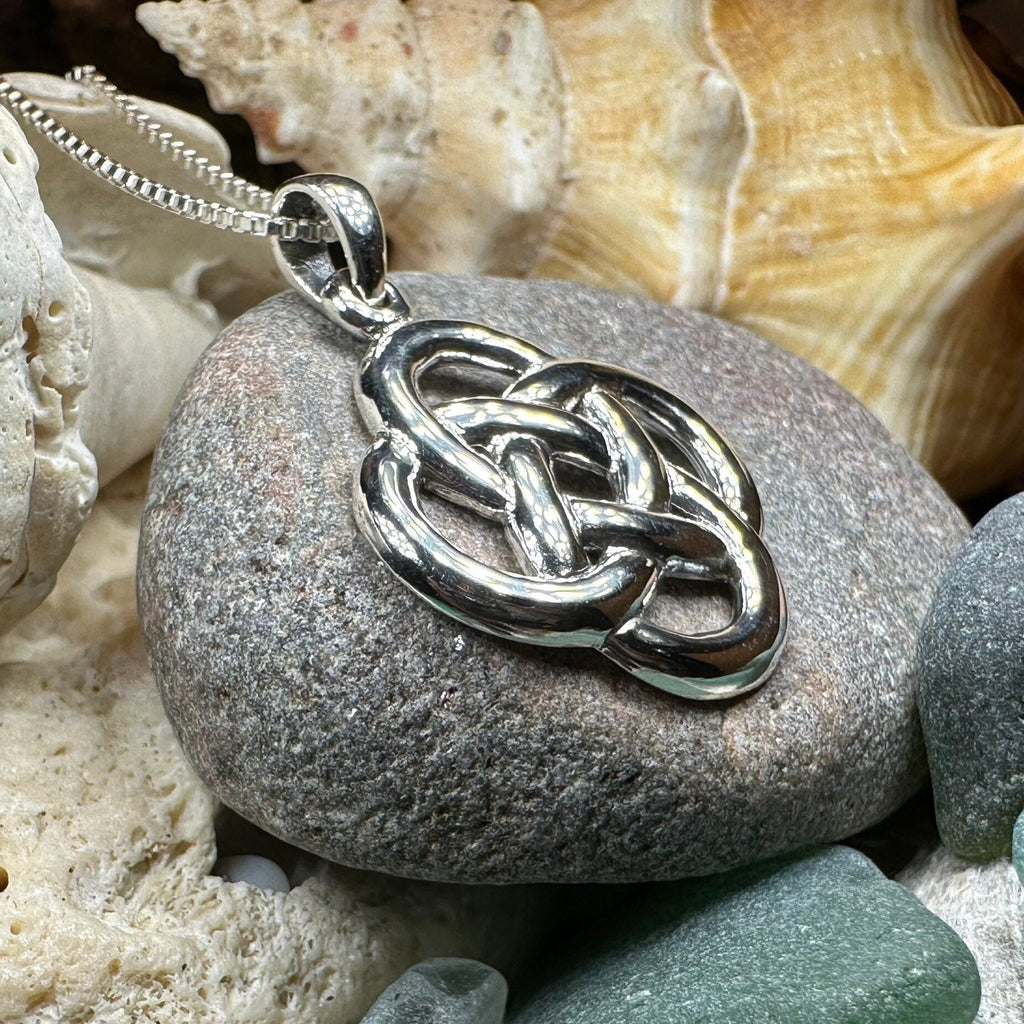 Large Dara Knot Necklace