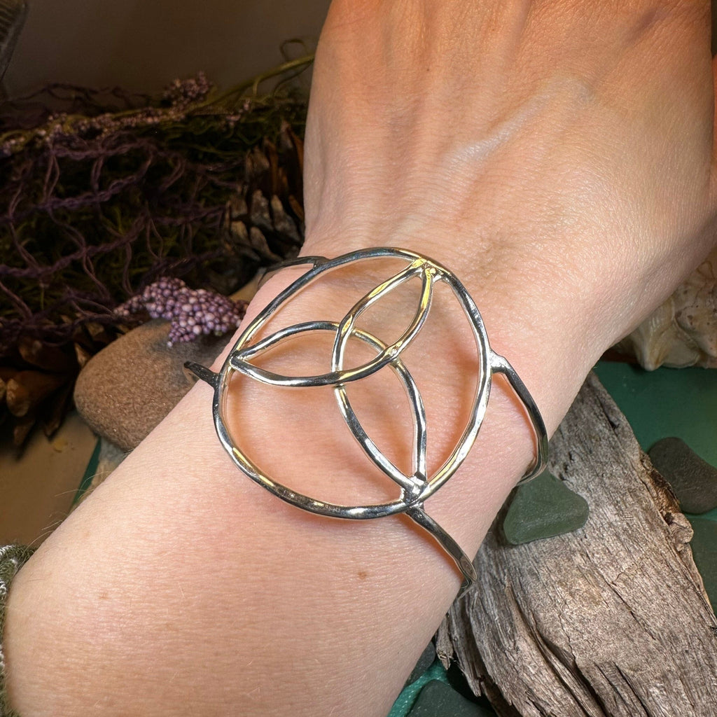 Trinity Knot Cage Bracelet