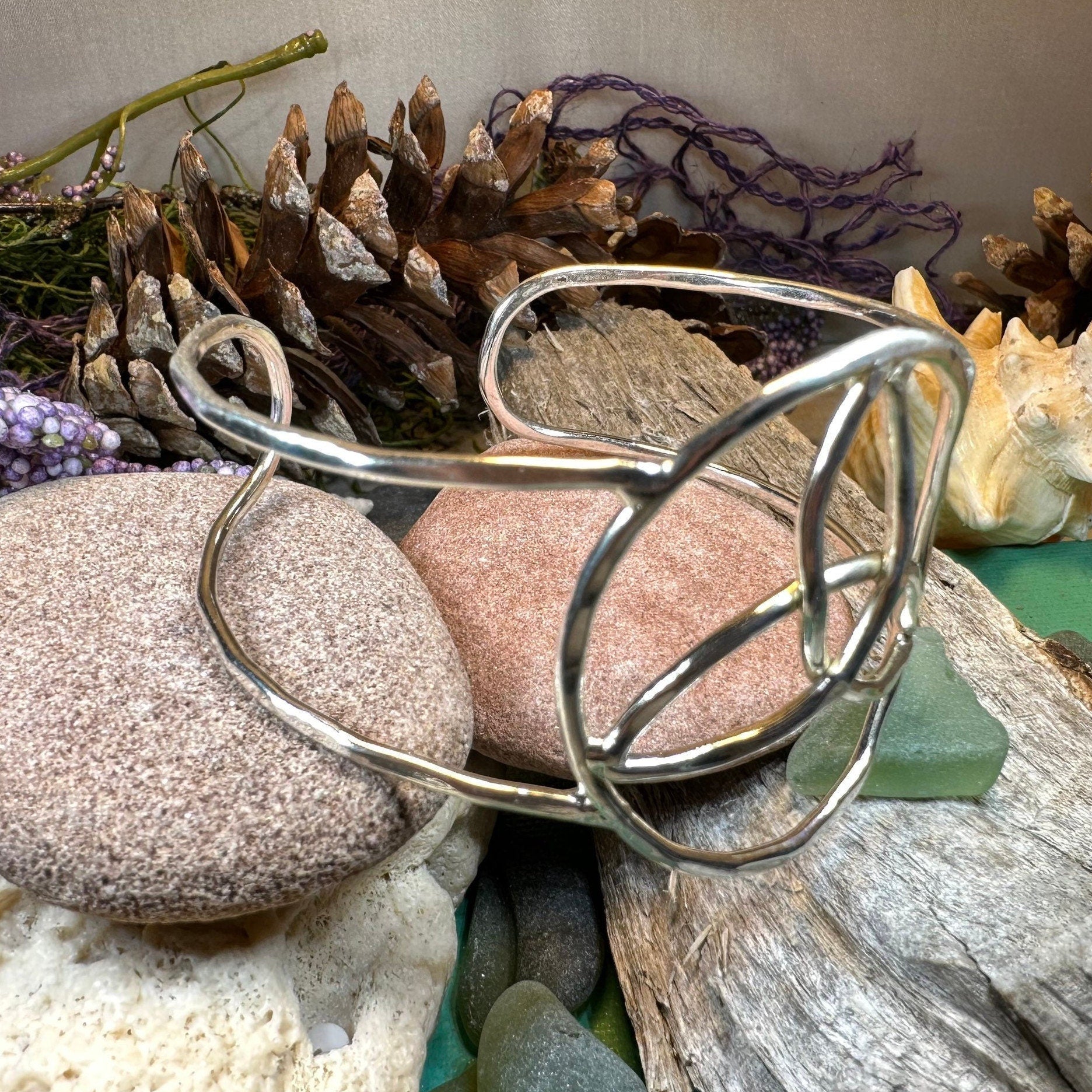 Trinity Knot Cage Bracelet