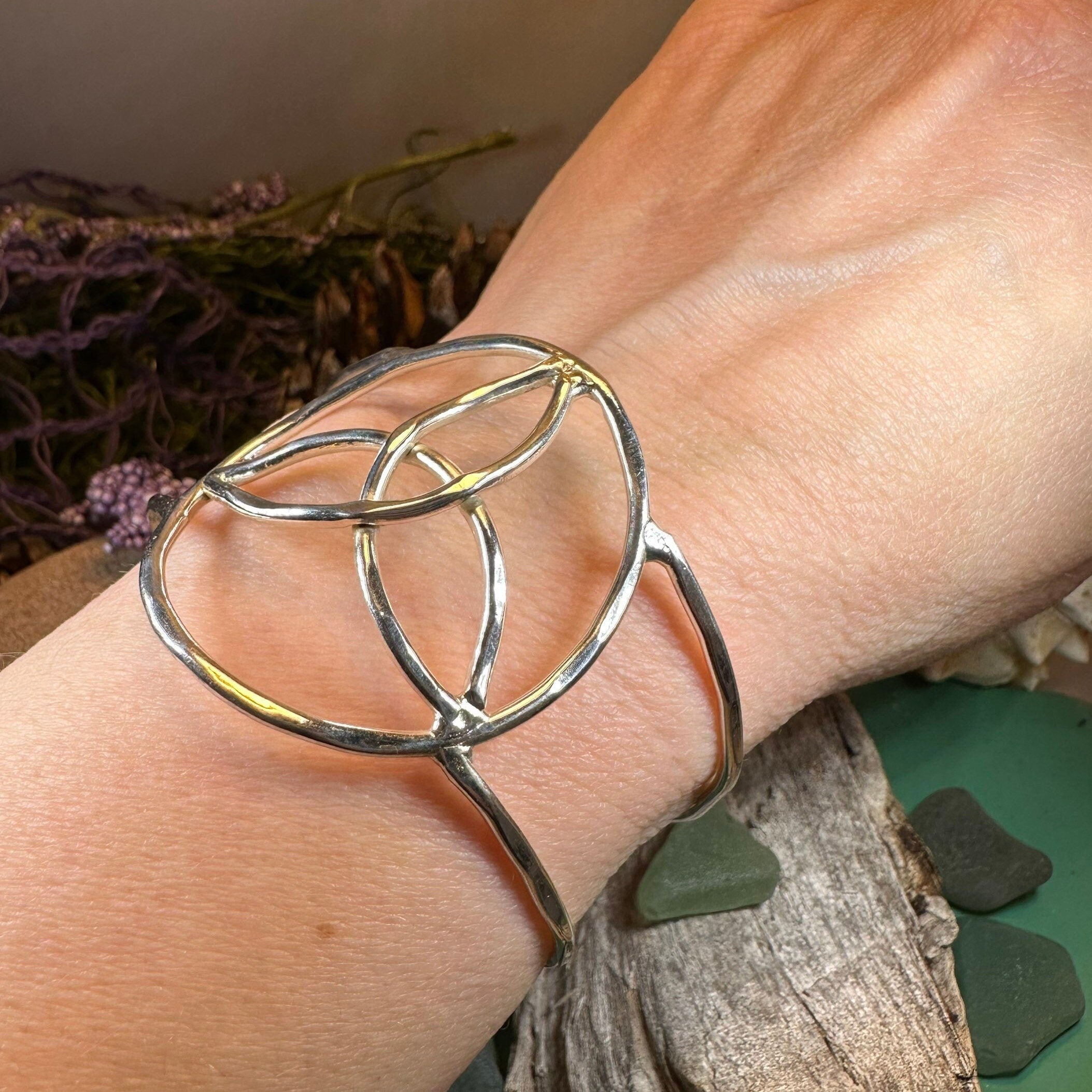 Trinity Knot Cage Bracelet