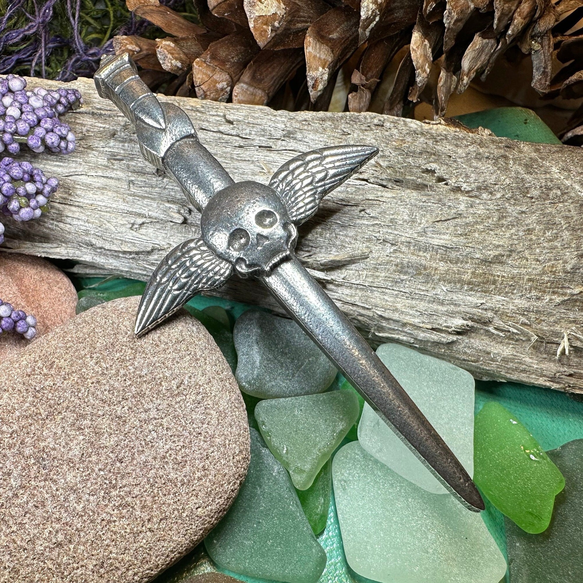 Greyfriars Skull Kilt Pin