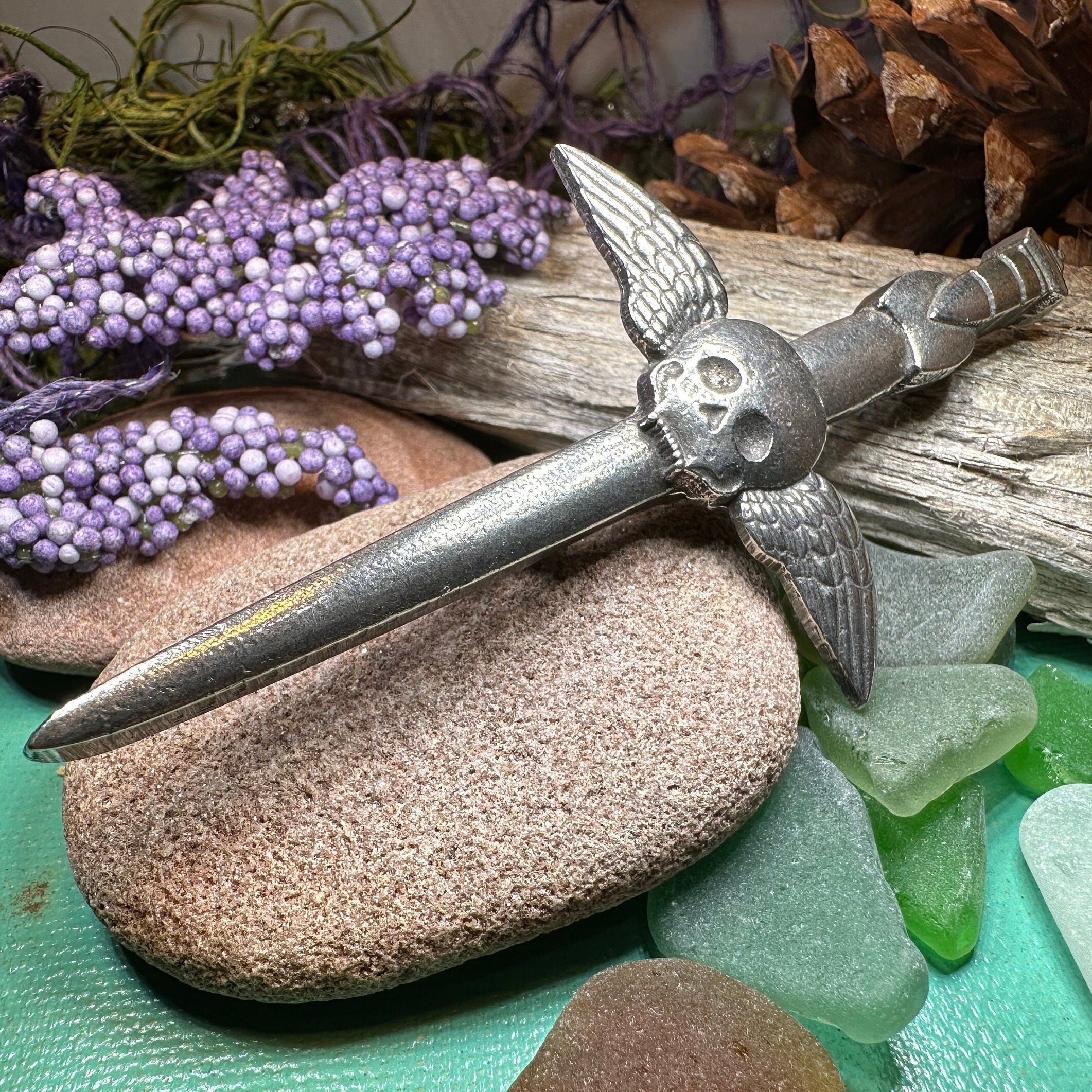 Greyfriars Skull Kilt Pin