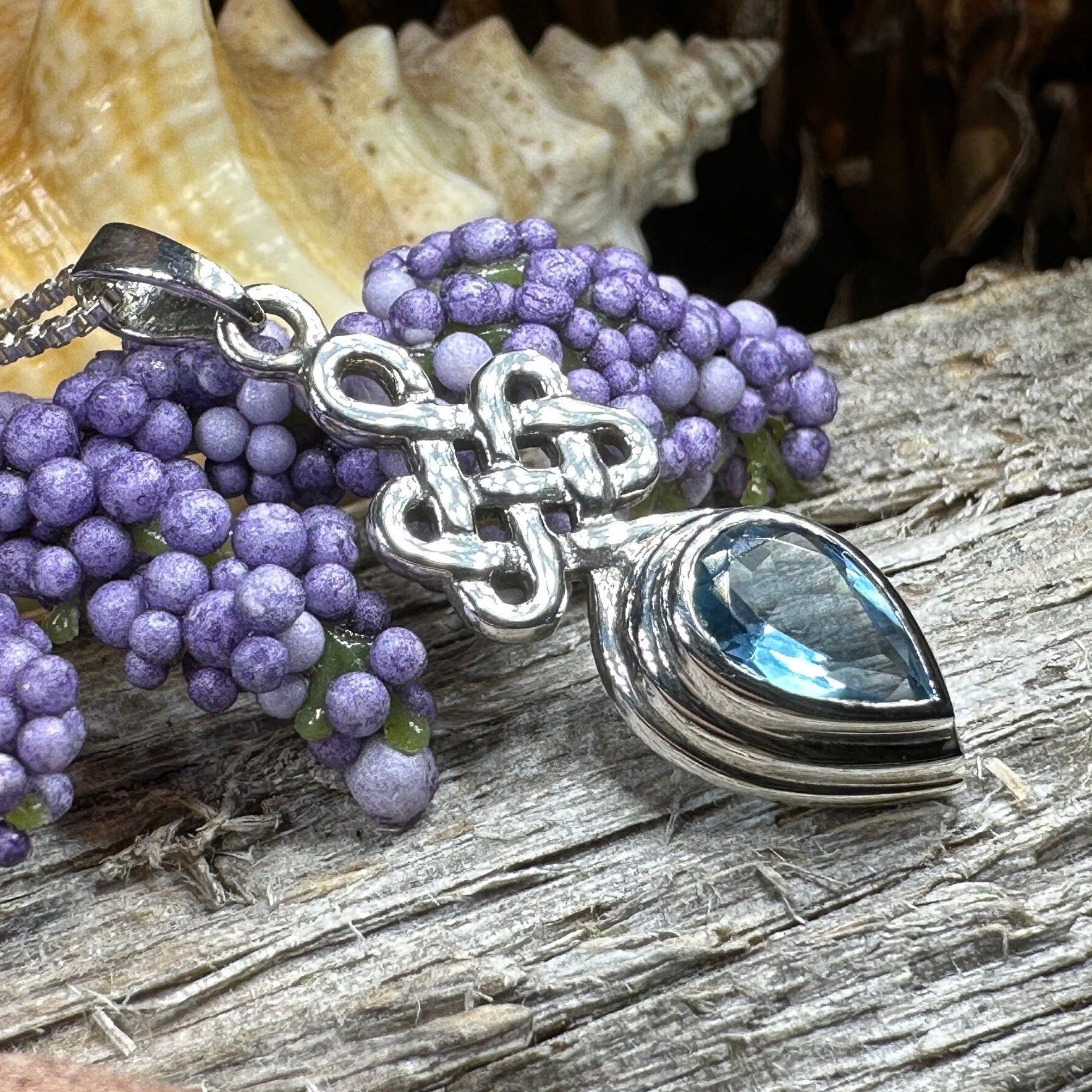 Vadaria Celtic Knot Necklace