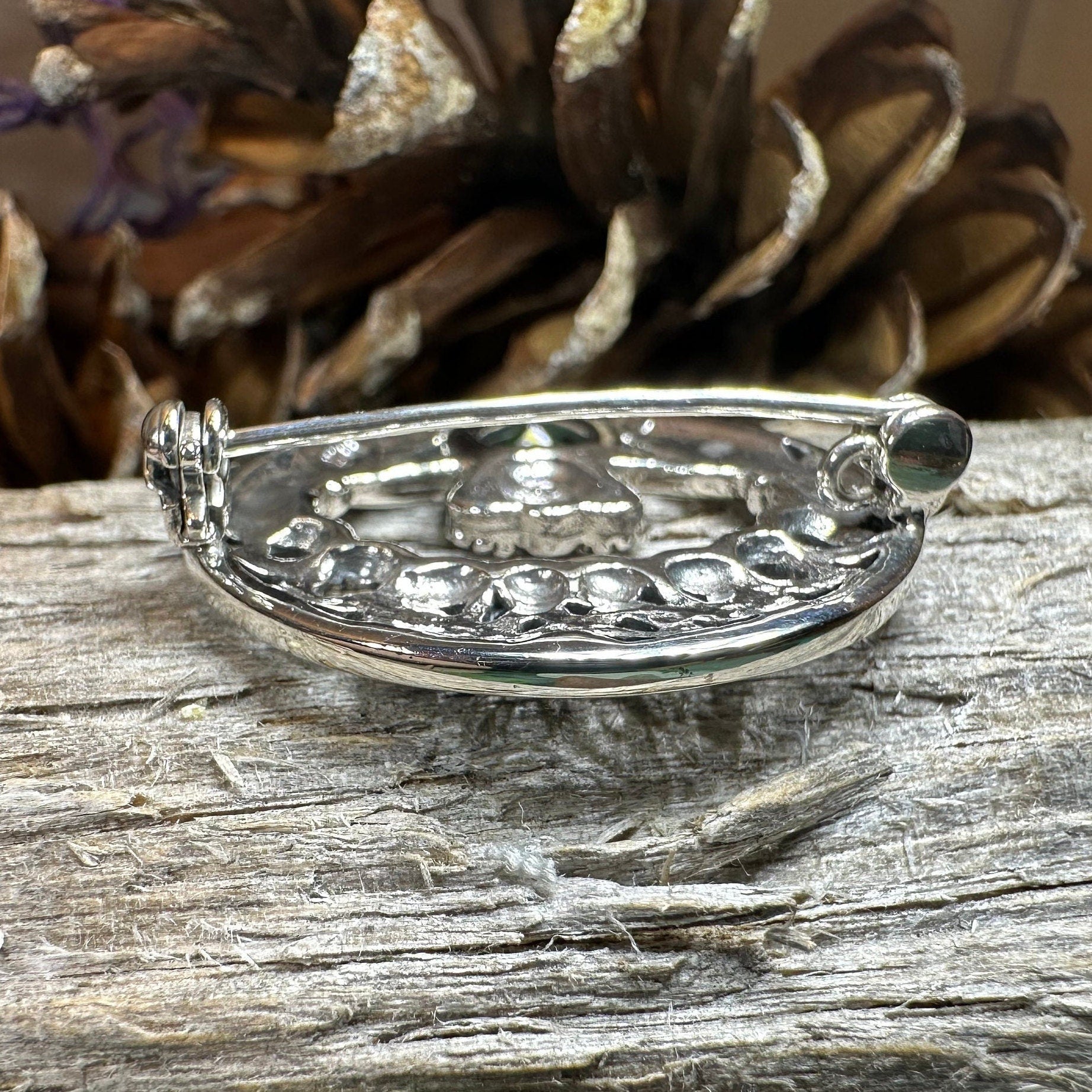 Emerald Claddagh Brooch