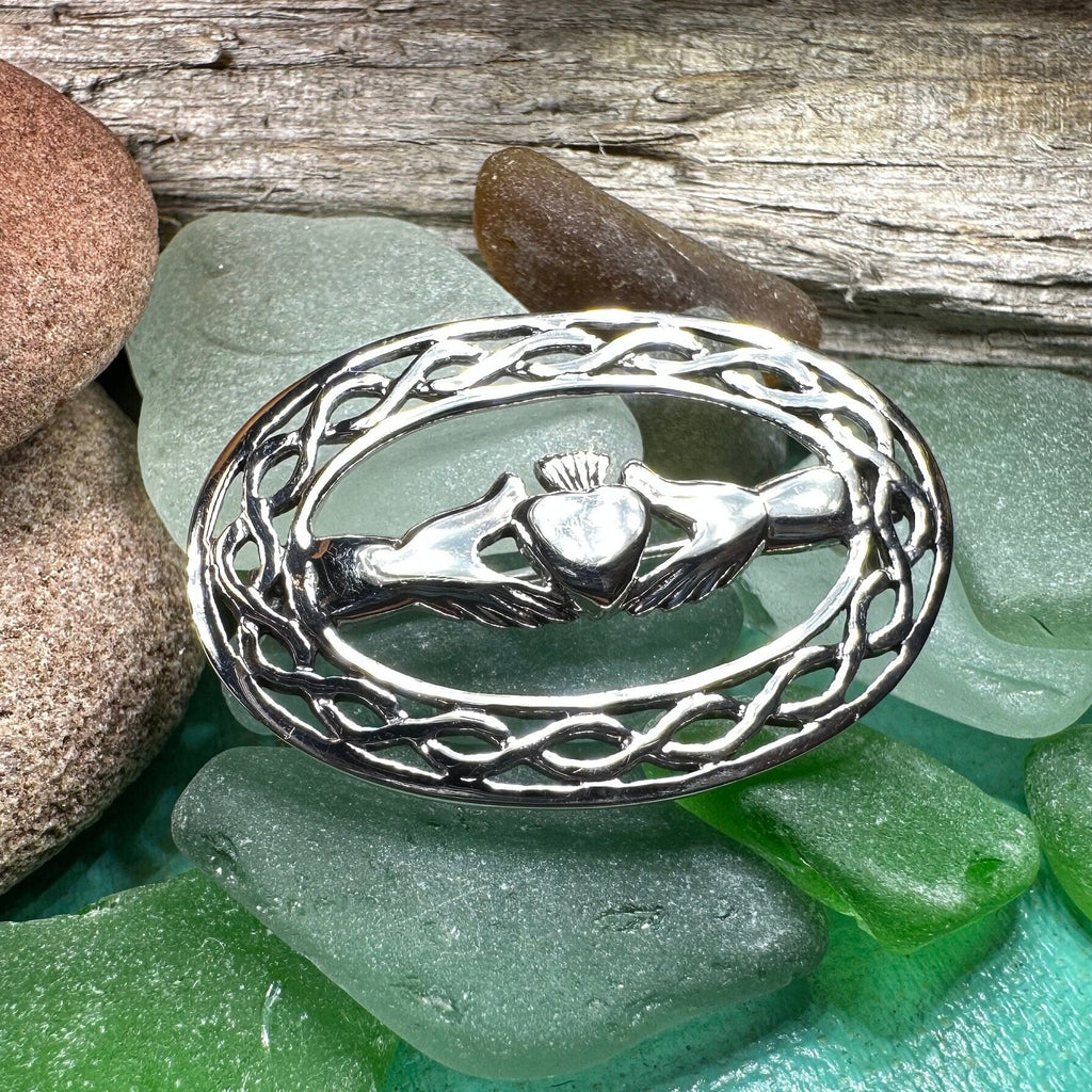 Laurelei Oval Claddagh Brooch
