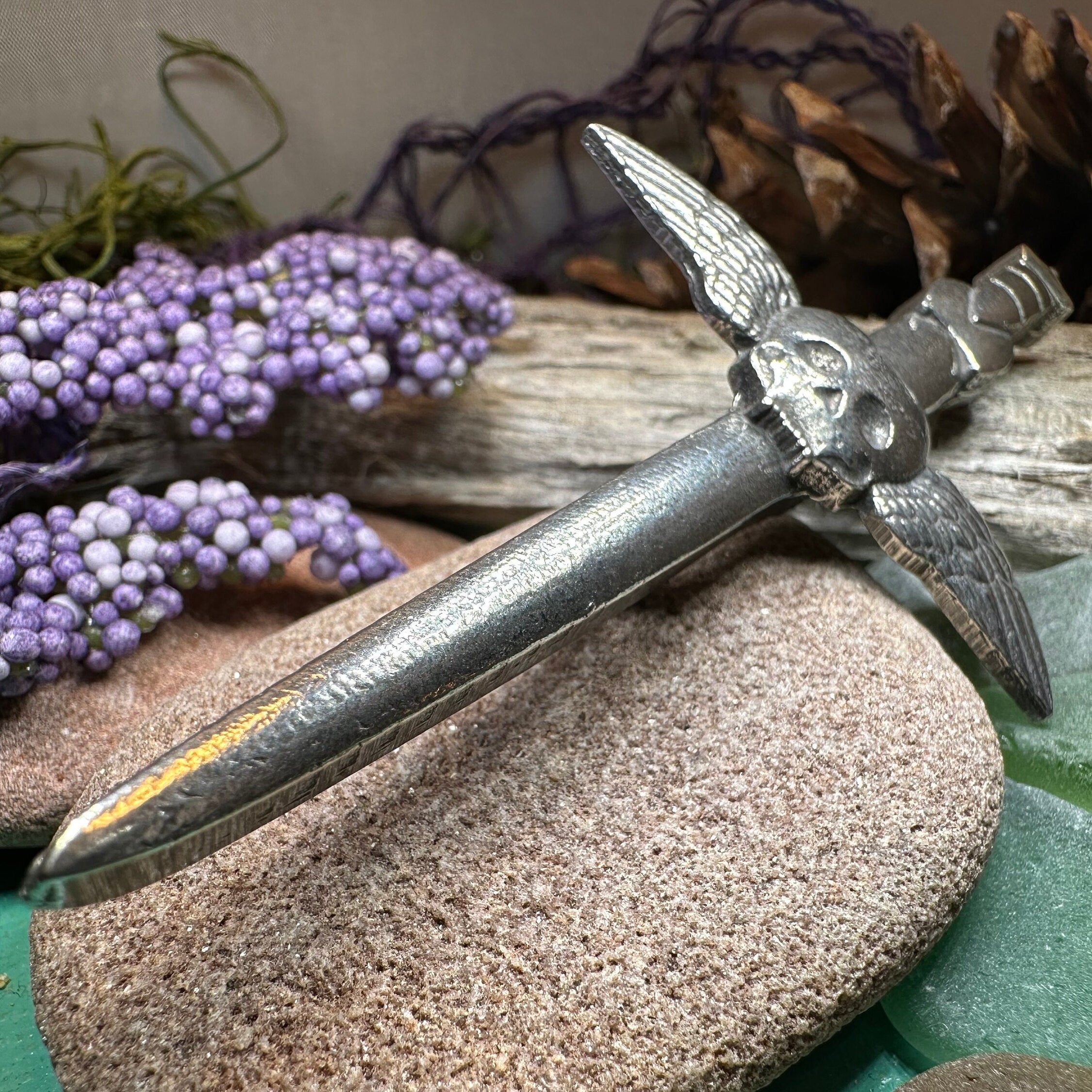 Greyfriars Skull Kilt Pin