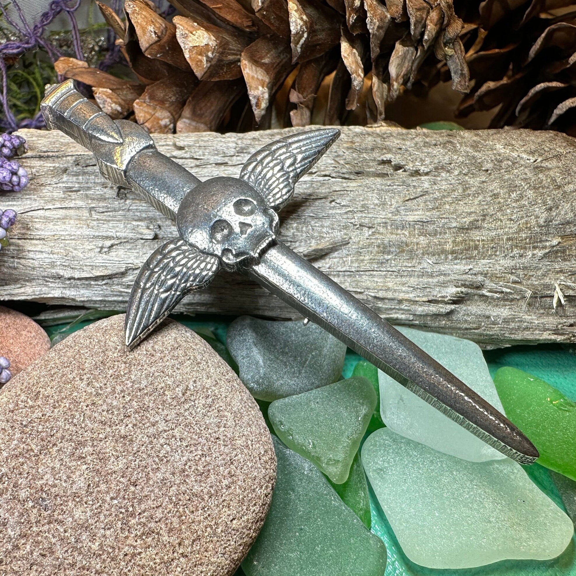 Greyfriars Skull Kilt Pin