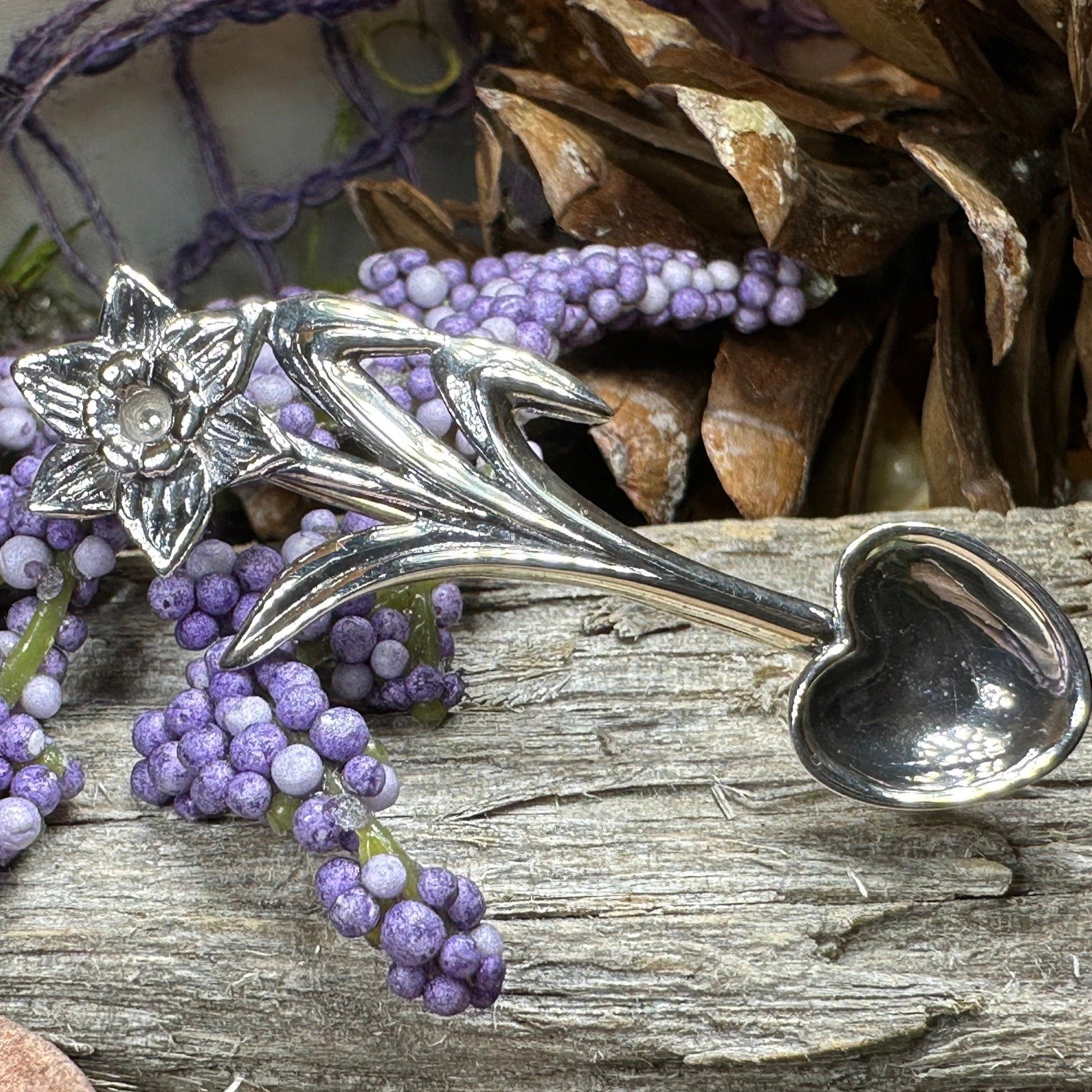Welsh Daffodil Love Spoon Brooch