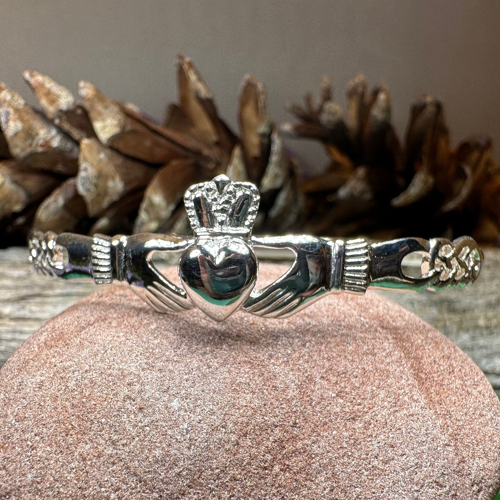 Laune Claddagh Bracelet