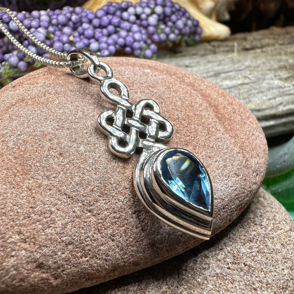 Vadaria Celtic Knot Necklace