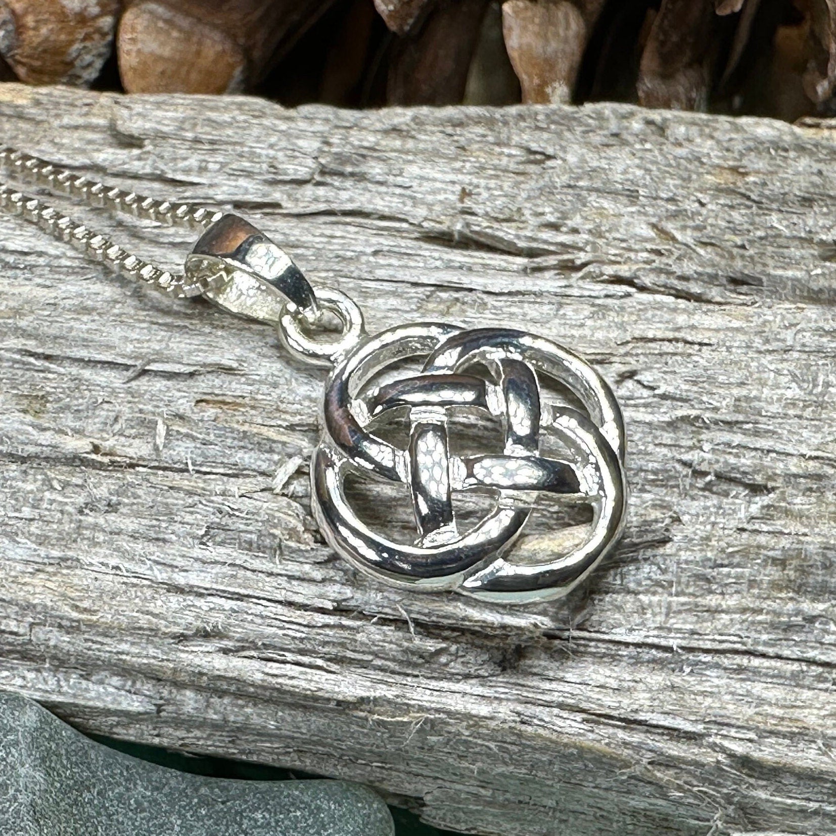 Simple Celtic Dara Knot Necklace