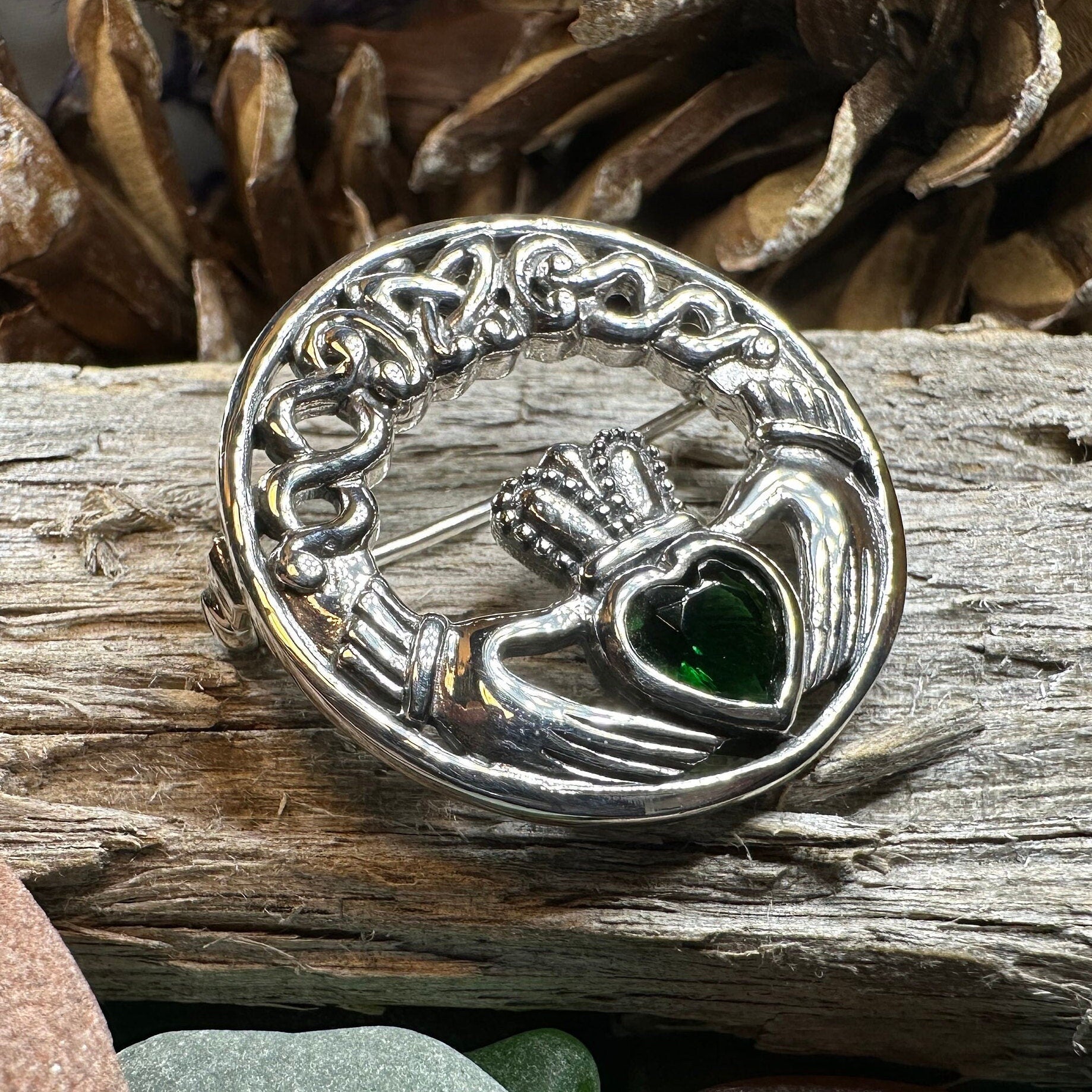 Emerald Claddagh Brooch