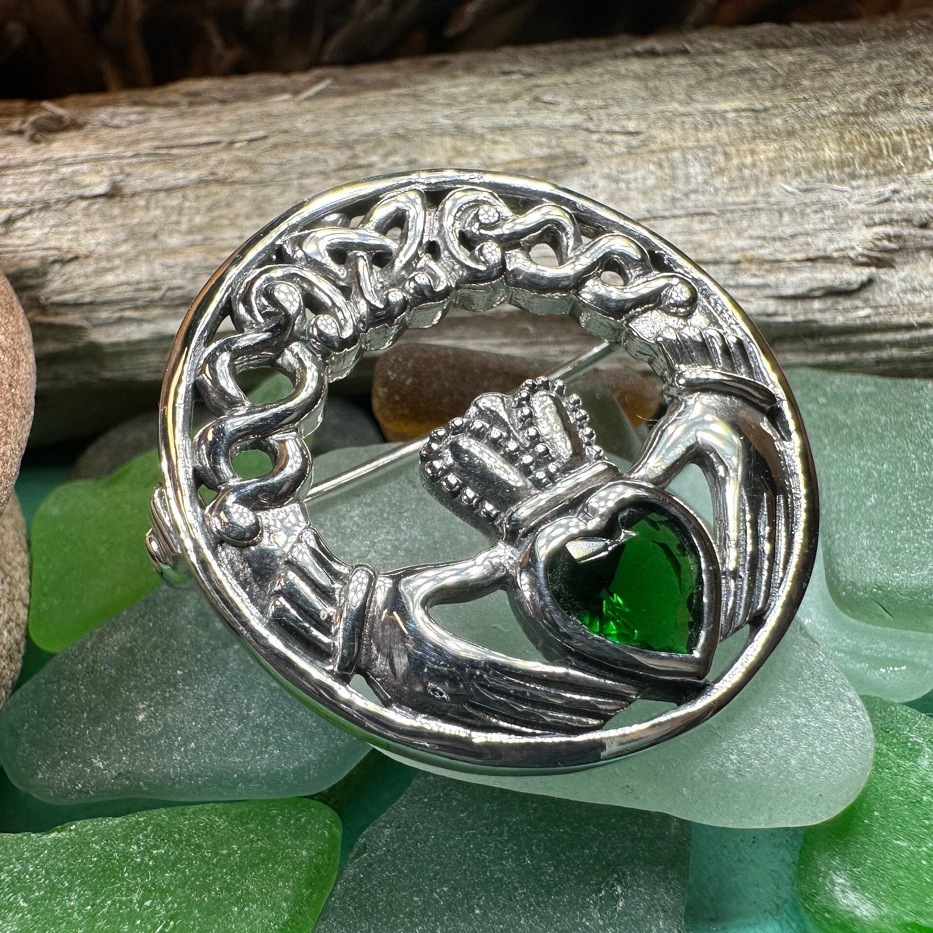 Emerald Claddagh Brooch