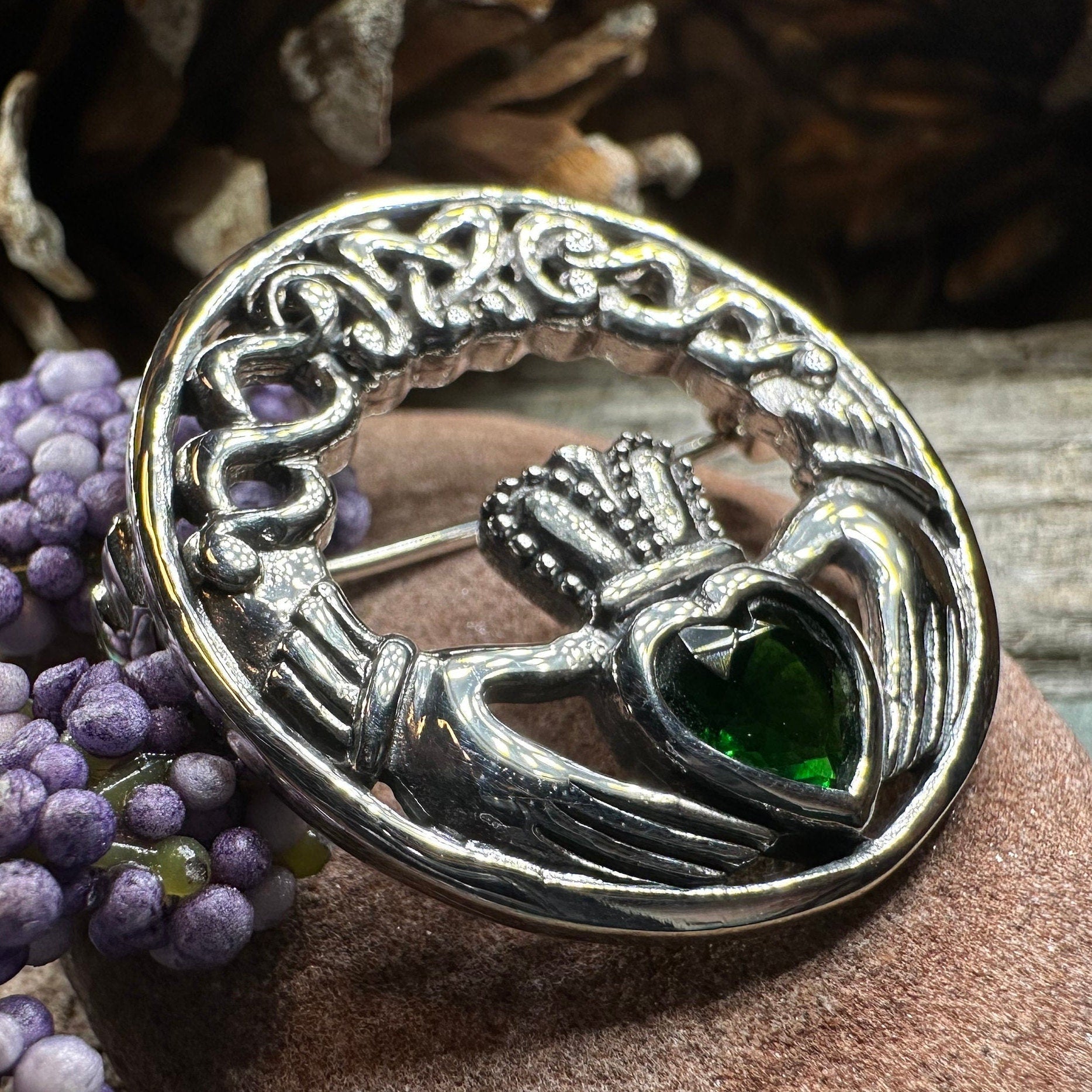 Emerald Claddagh Brooch