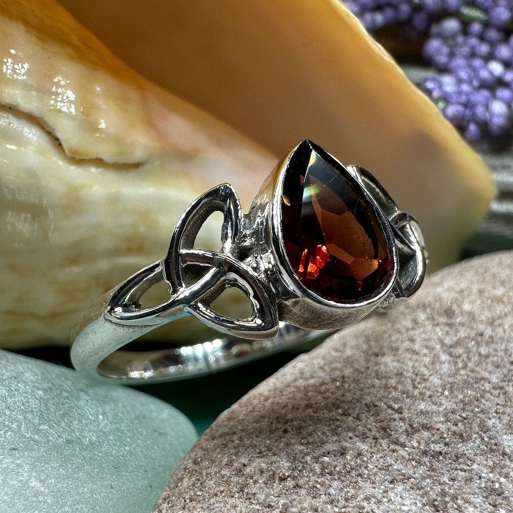 Eydís Celtic Knot Ring