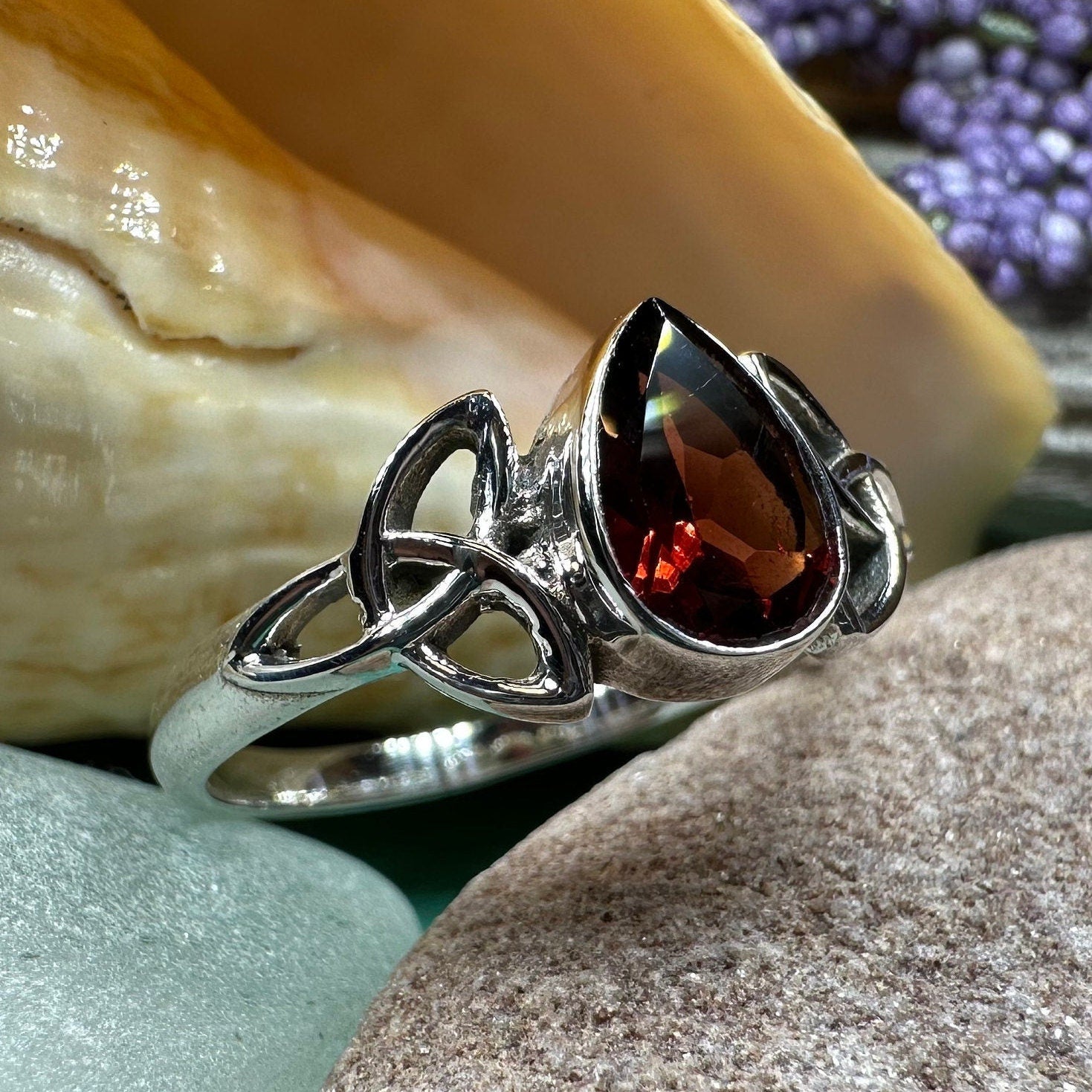 Eydís Celtic Knot Ring