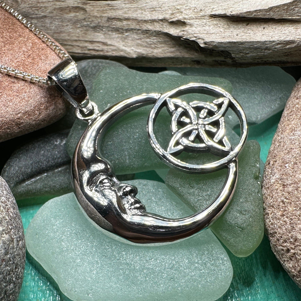 Nightdreamer Crescent Moon Necklace