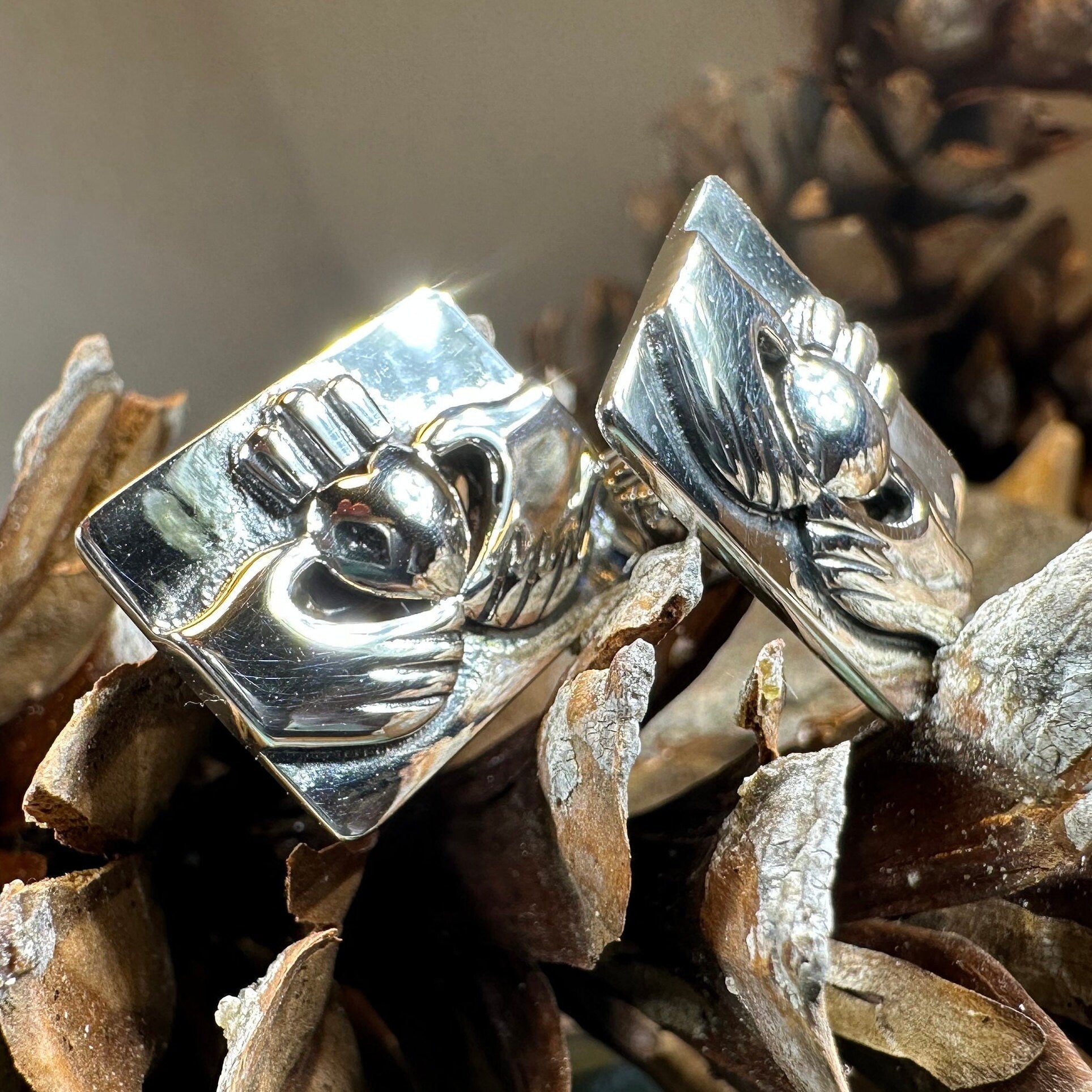 Traditional Claddagh Cuff Links