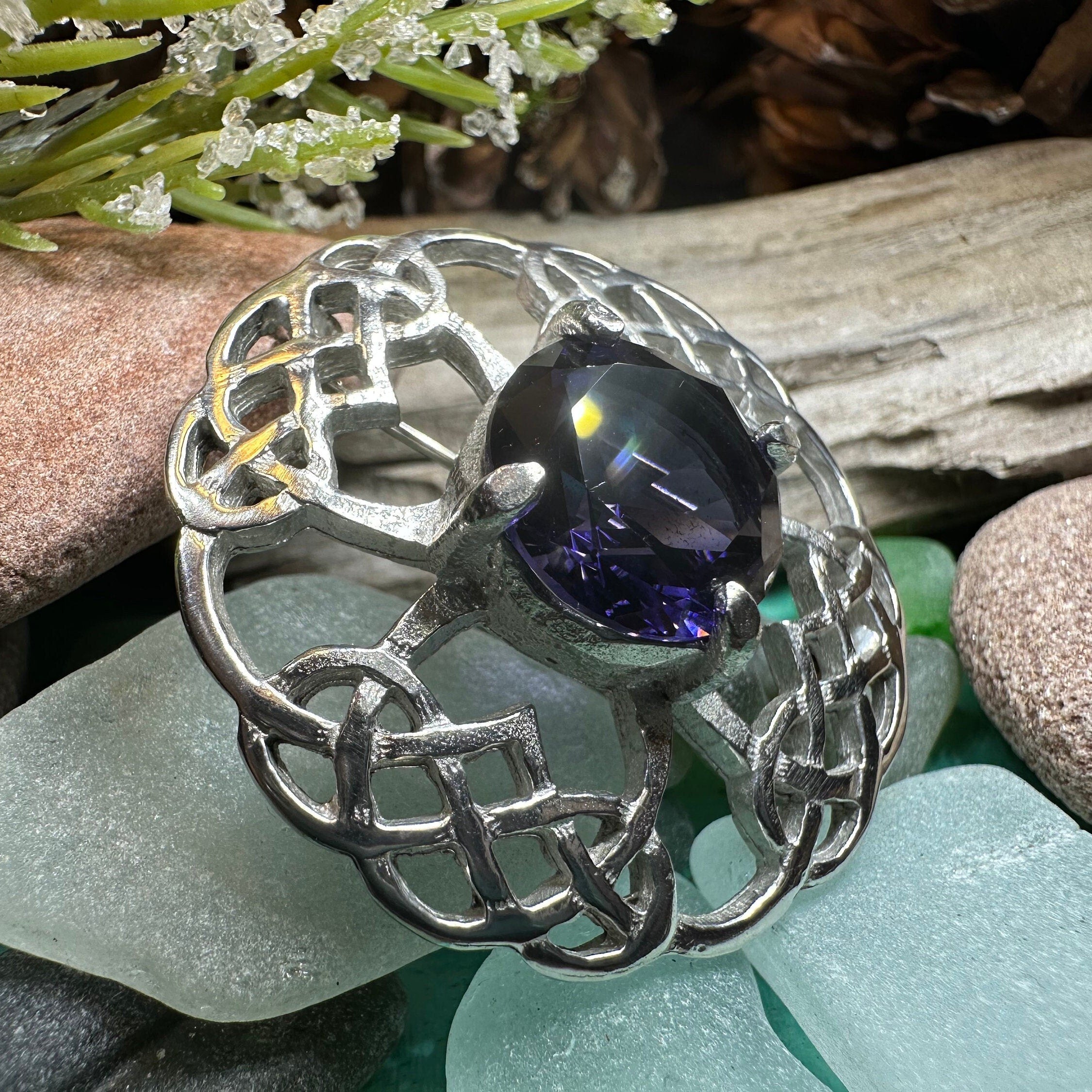 Aurelia Celtic Knot Brooch