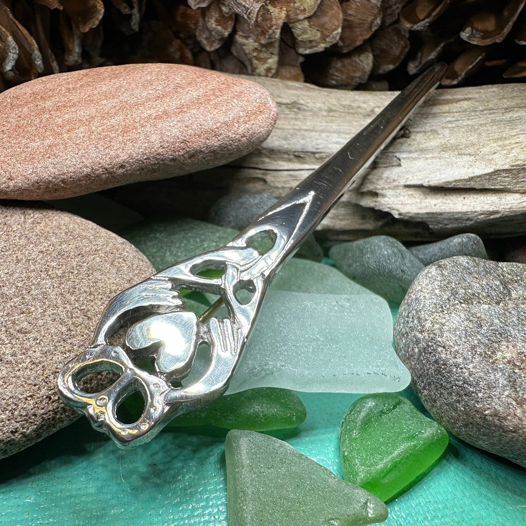 Elegant Claddagh Kilt Pin