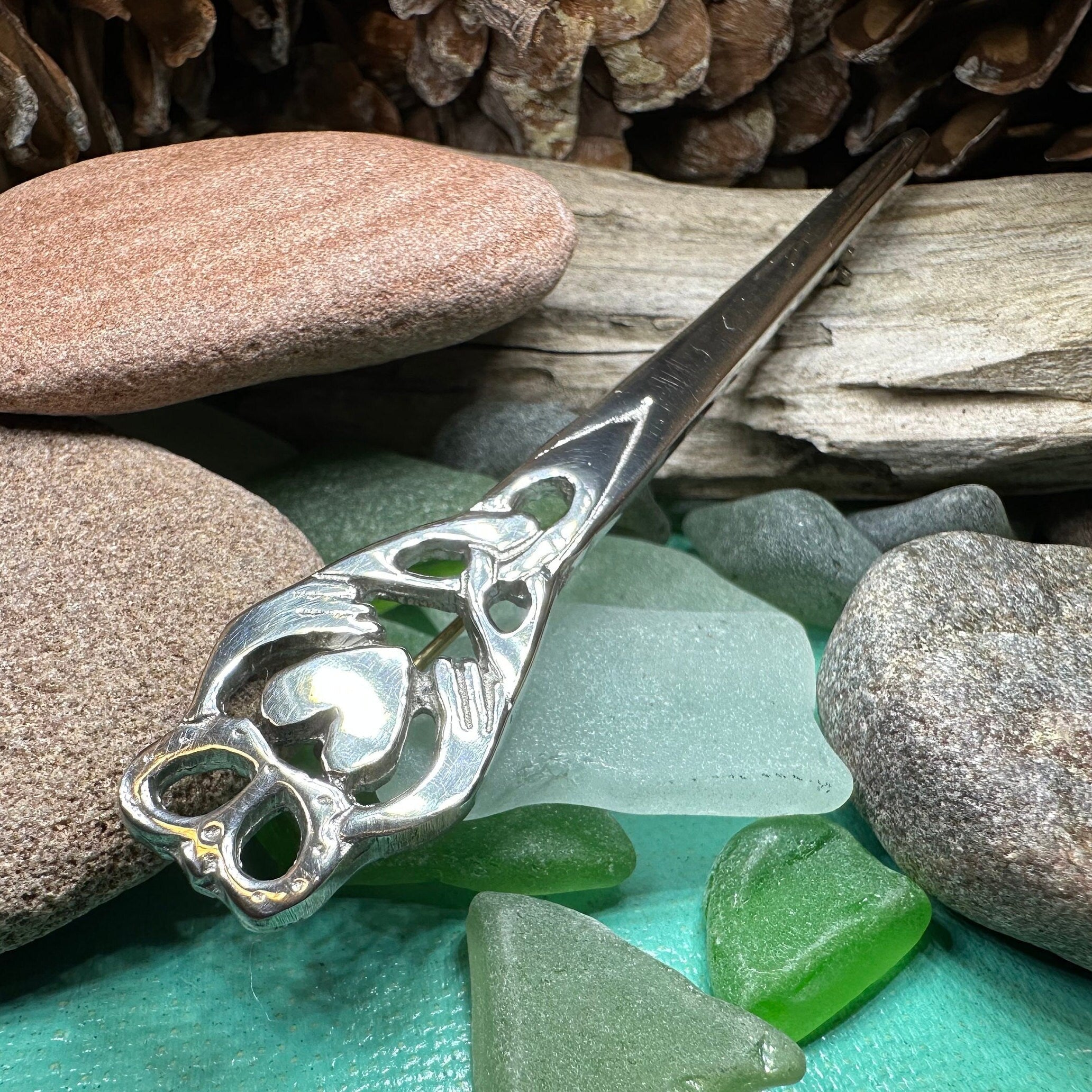 Elegant Claddagh Kilt Pin