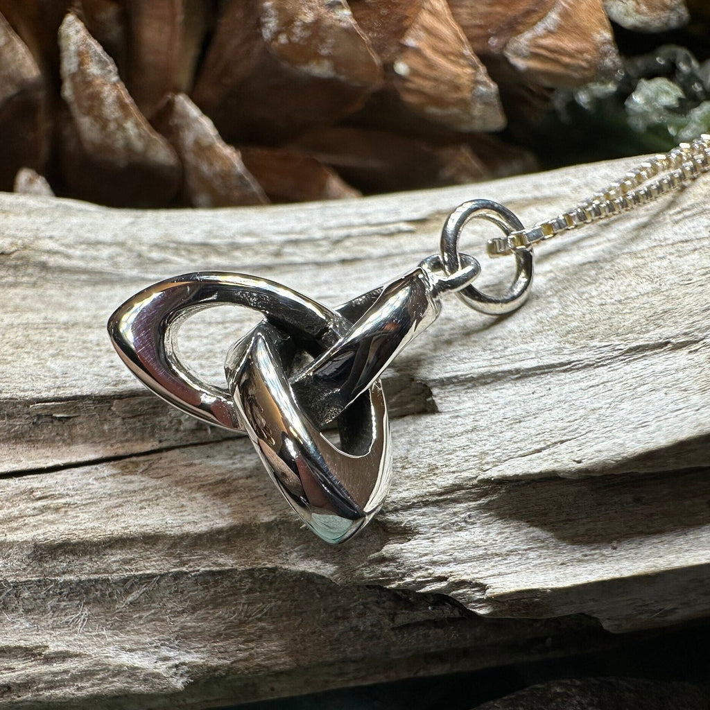 Three Demensional Trinity Knot Necklace