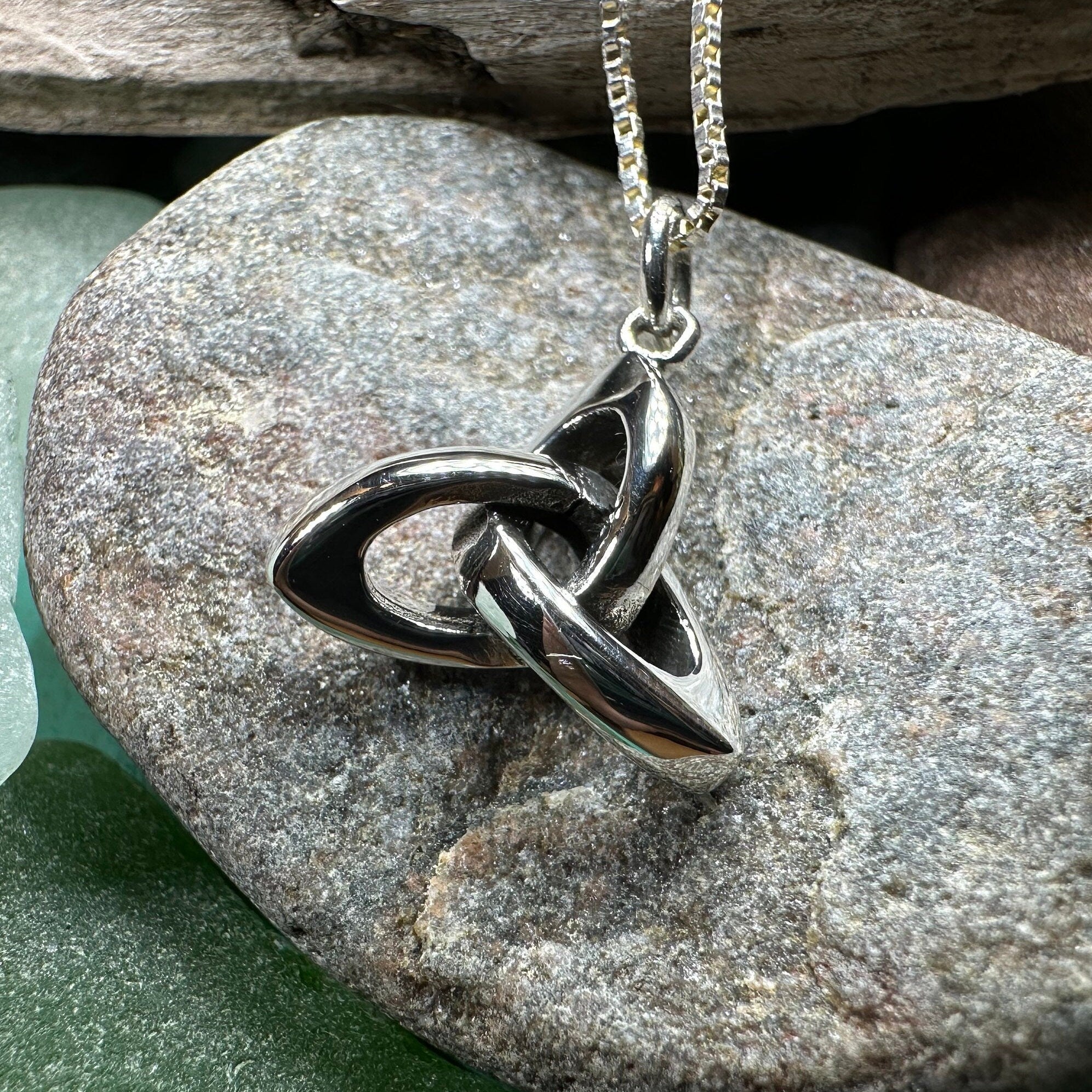 Three Demensional Trinity Knot Necklace