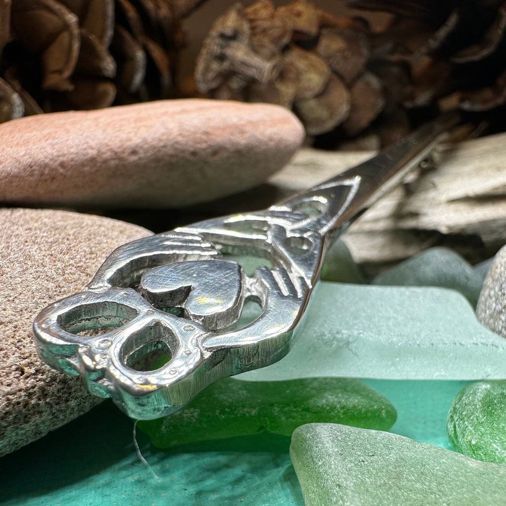 Elegant Claddagh Kilt Pin