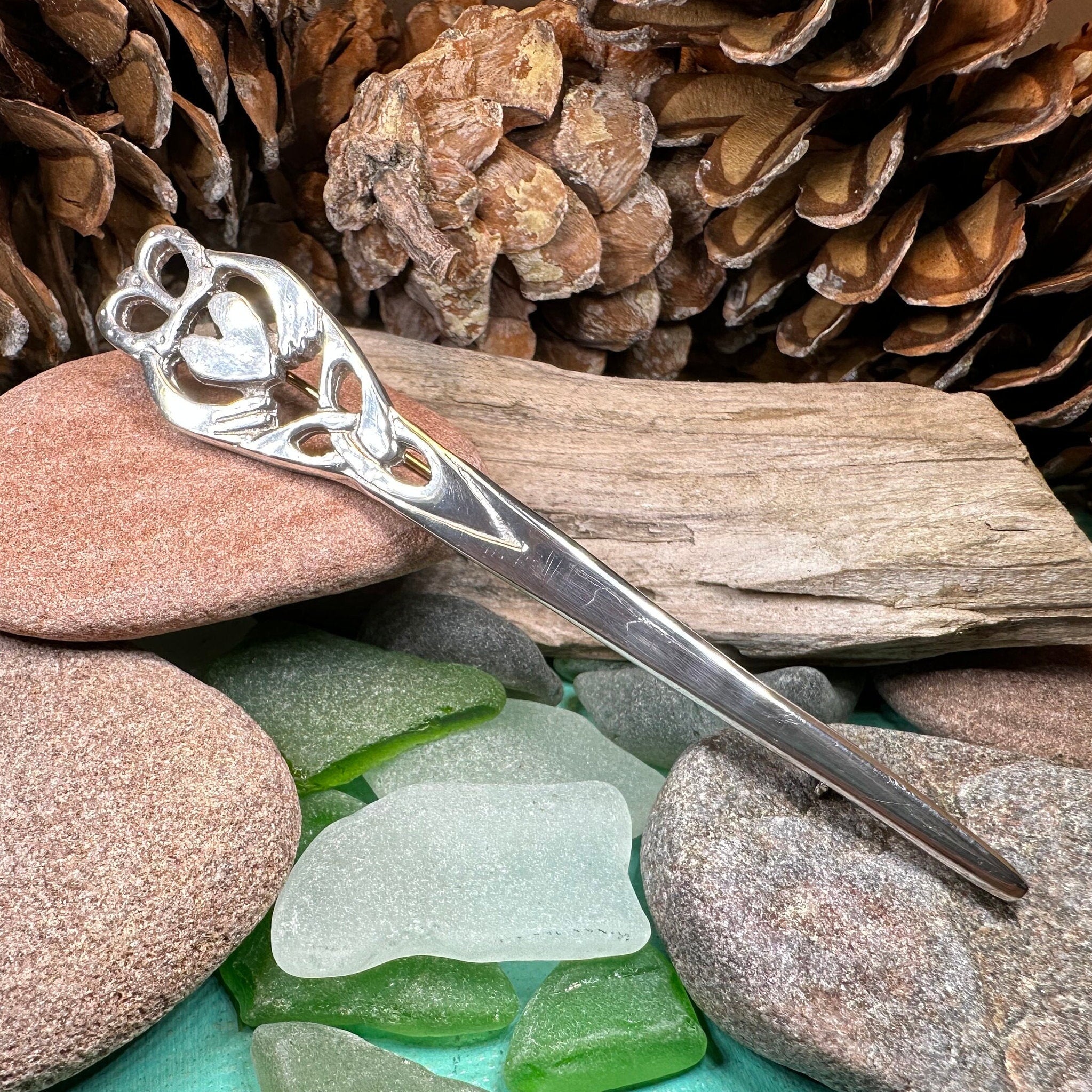 Elegant Claddagh Kilt Pin