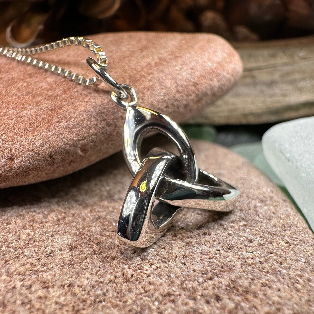 Three Demensional Trinity Knot Necklace