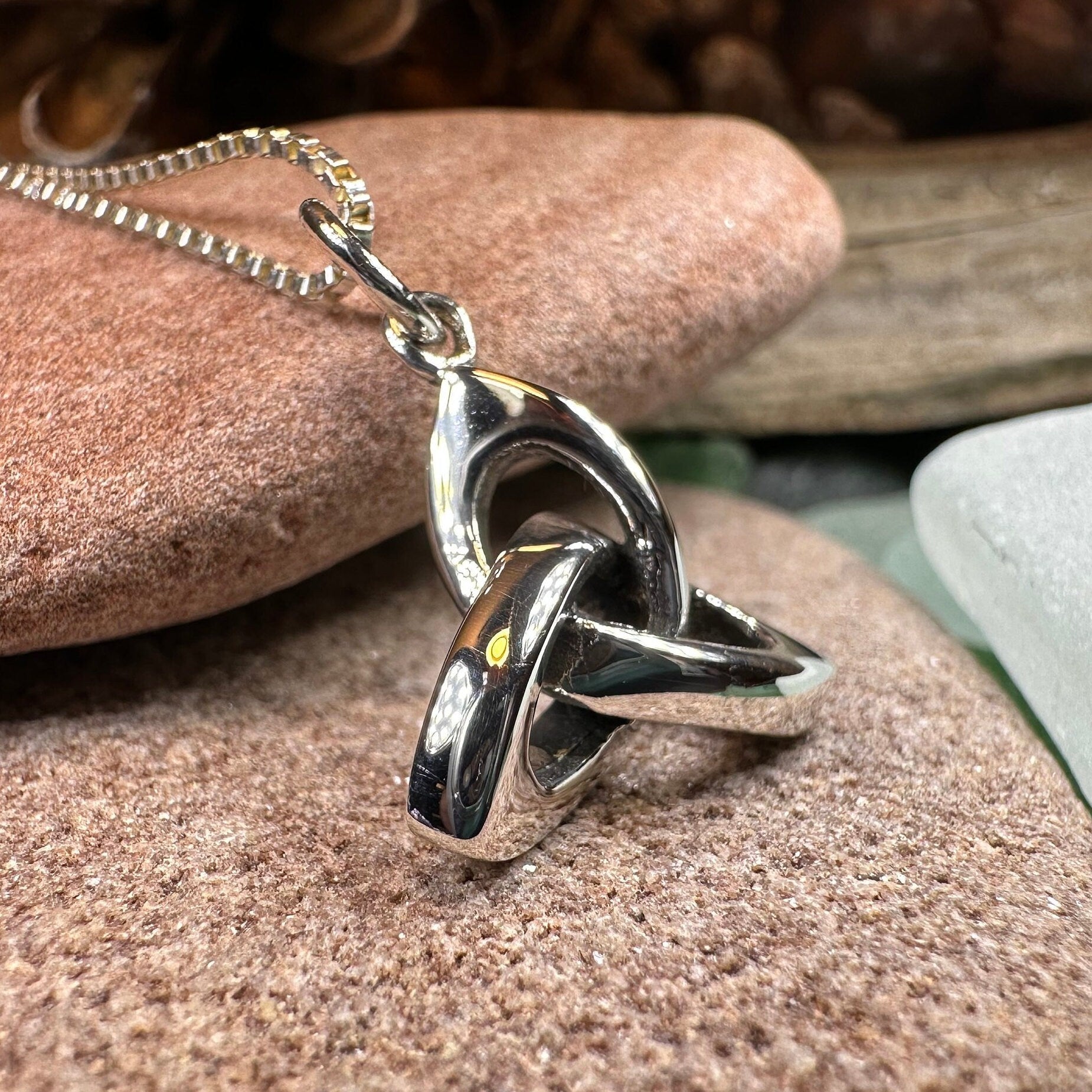 Three Demensional Trinity Knot Necklace