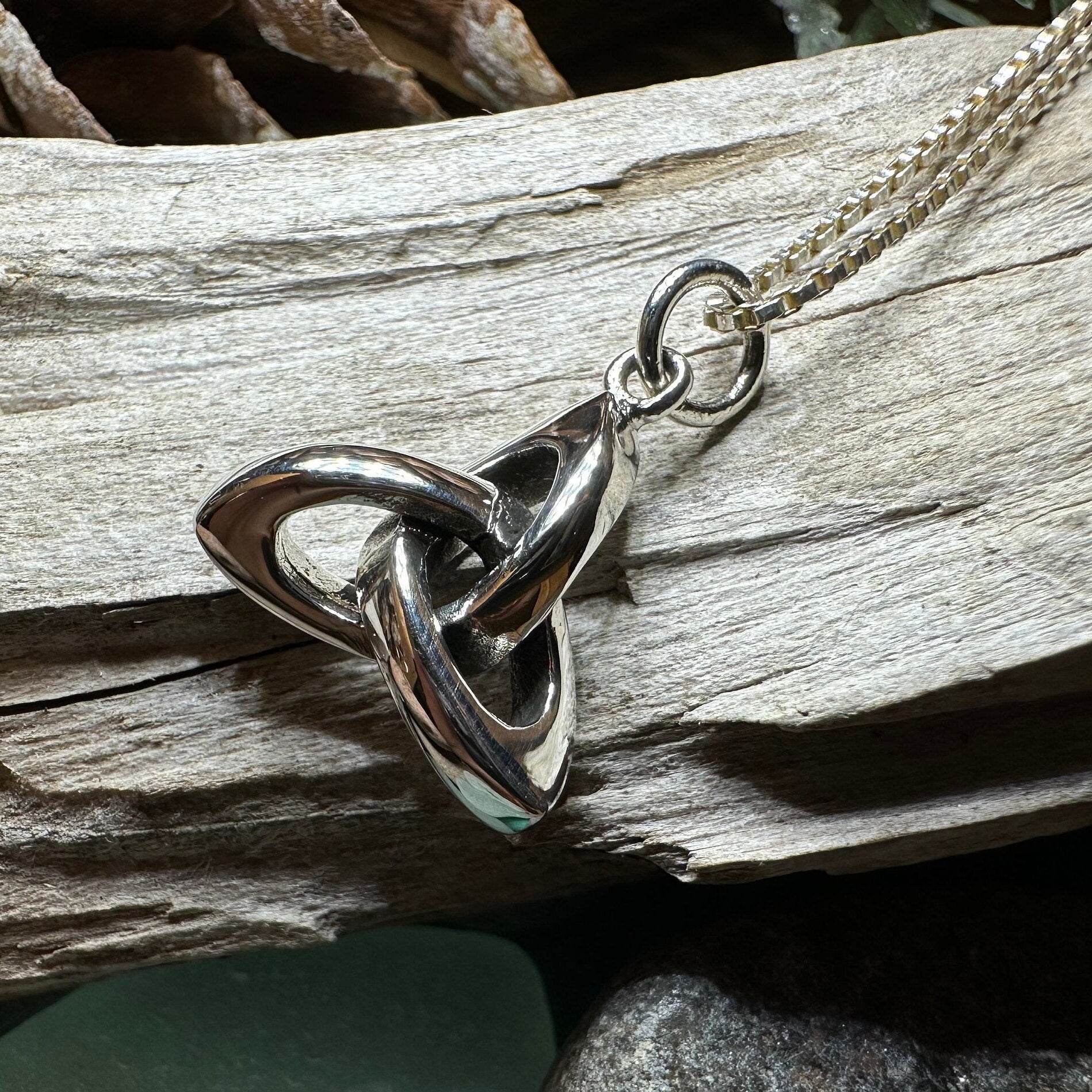 Three Demensional Trinity Knot Necklace