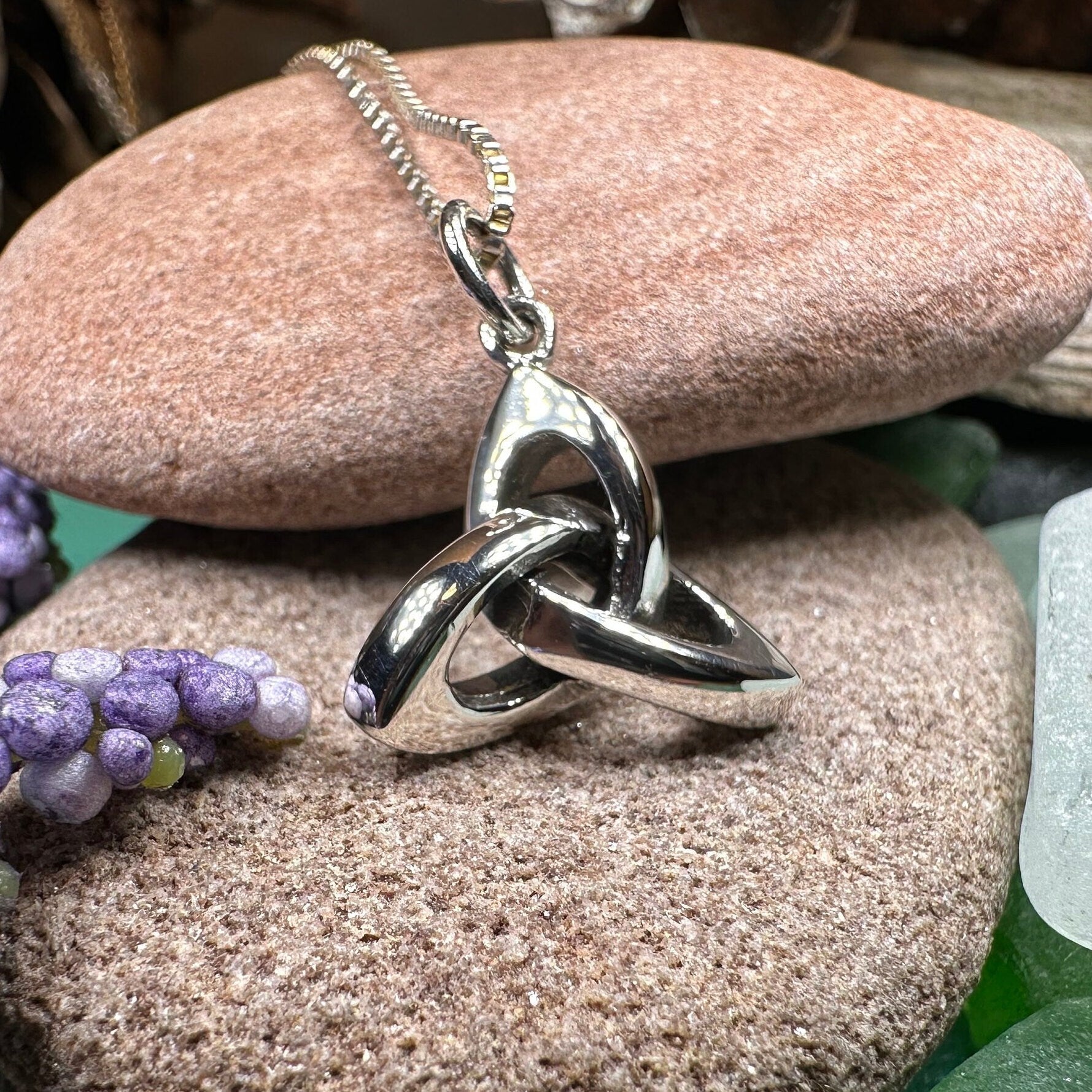 Three Demensional Trinity Knot Necklace