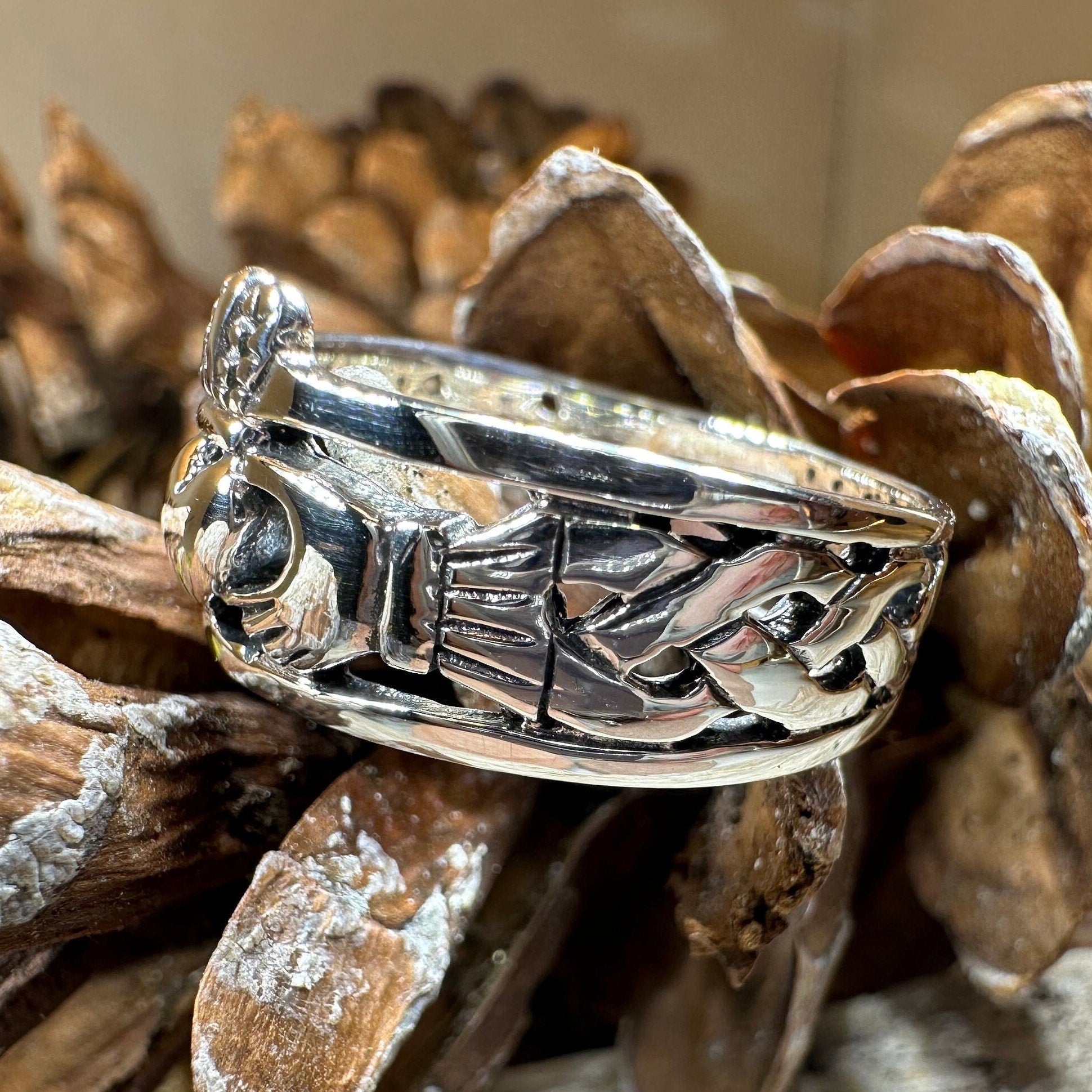 Eternally Celtic Claddagh Band Ring