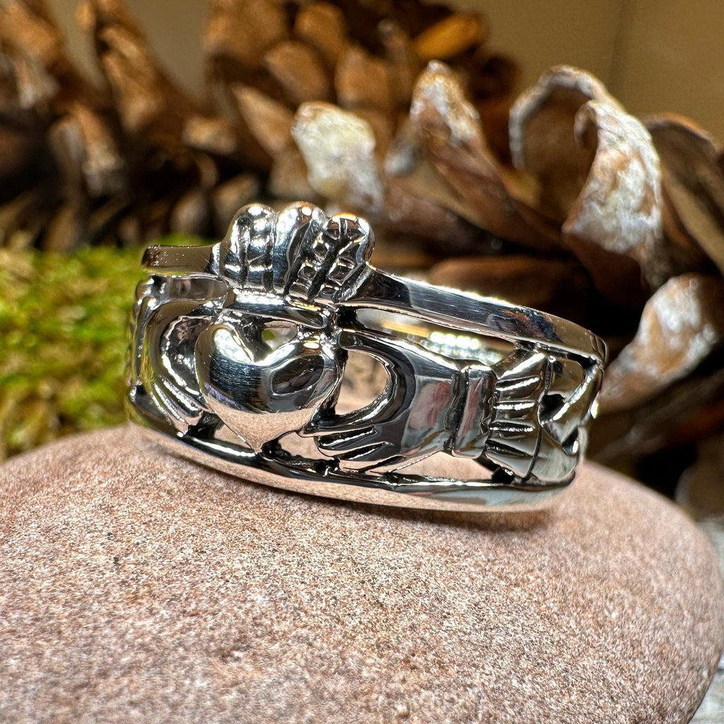 Eternally Celtic Claddagh Band Ring
