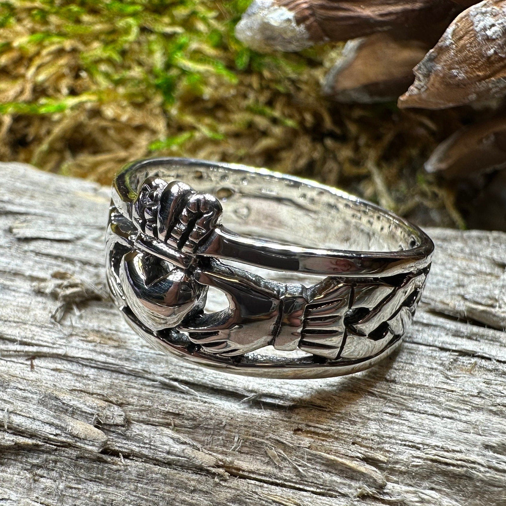 Eternally Celtic Claddagh Band Ring