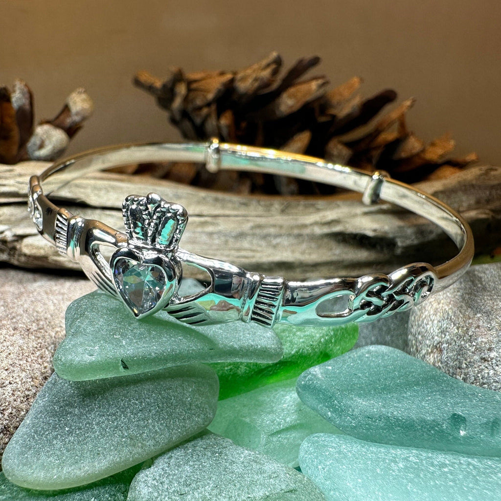 Knotwork Claddagh Bangle Bracelet