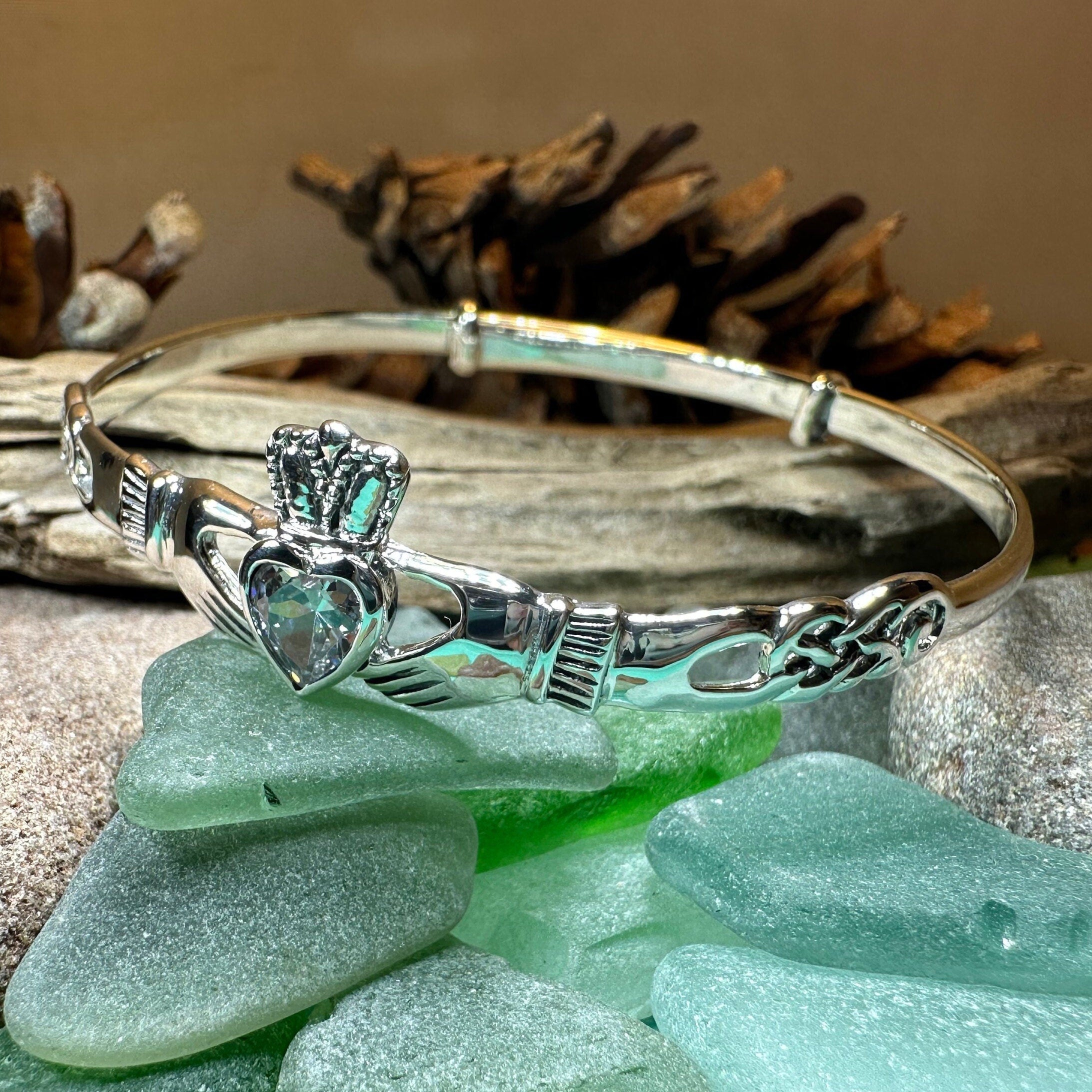 Knotwork Claddagh Bangle Bracelet